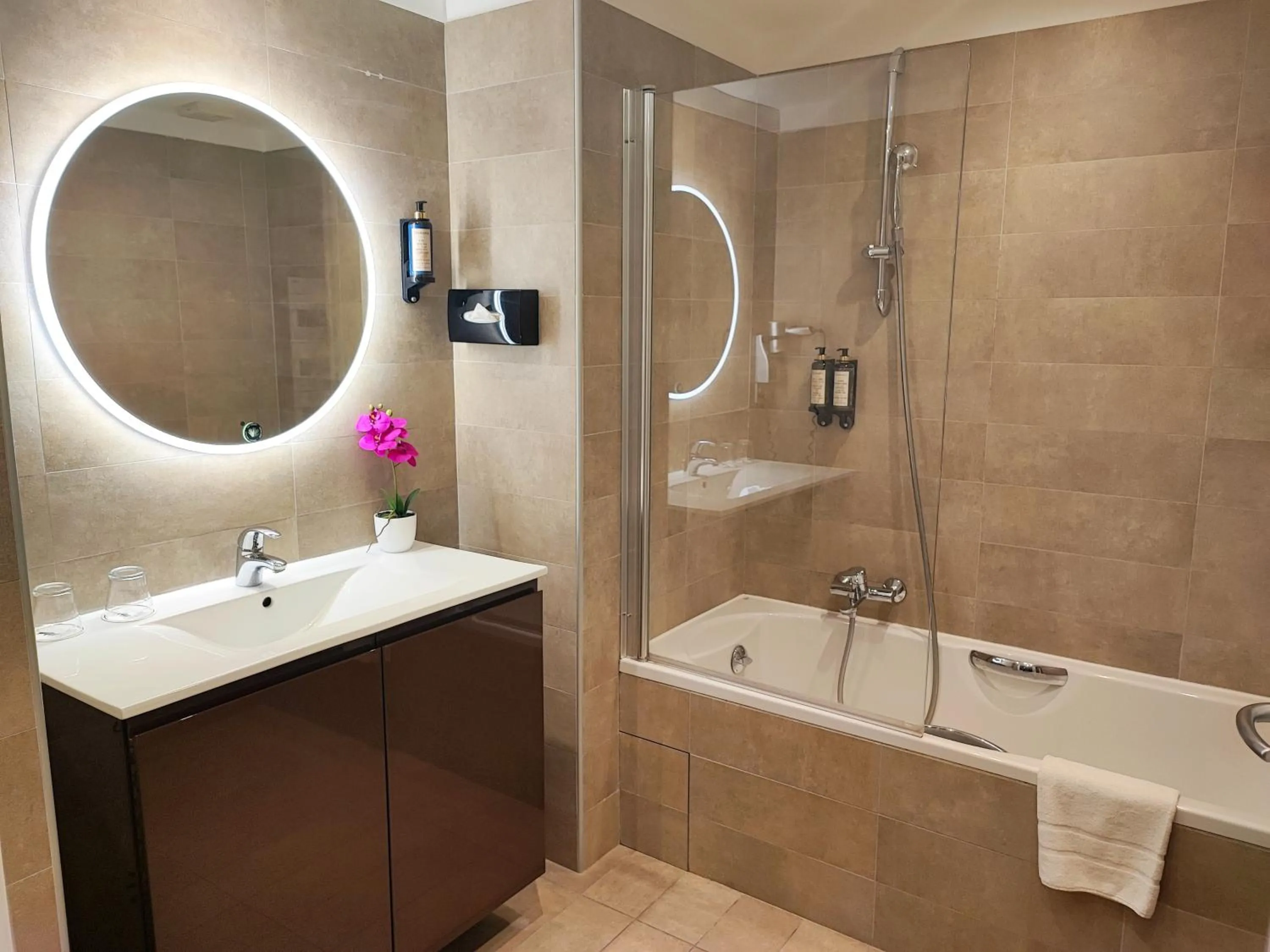 Bath in Royal Antibes - Luxury Hotel, Résidence, Beach & Spa