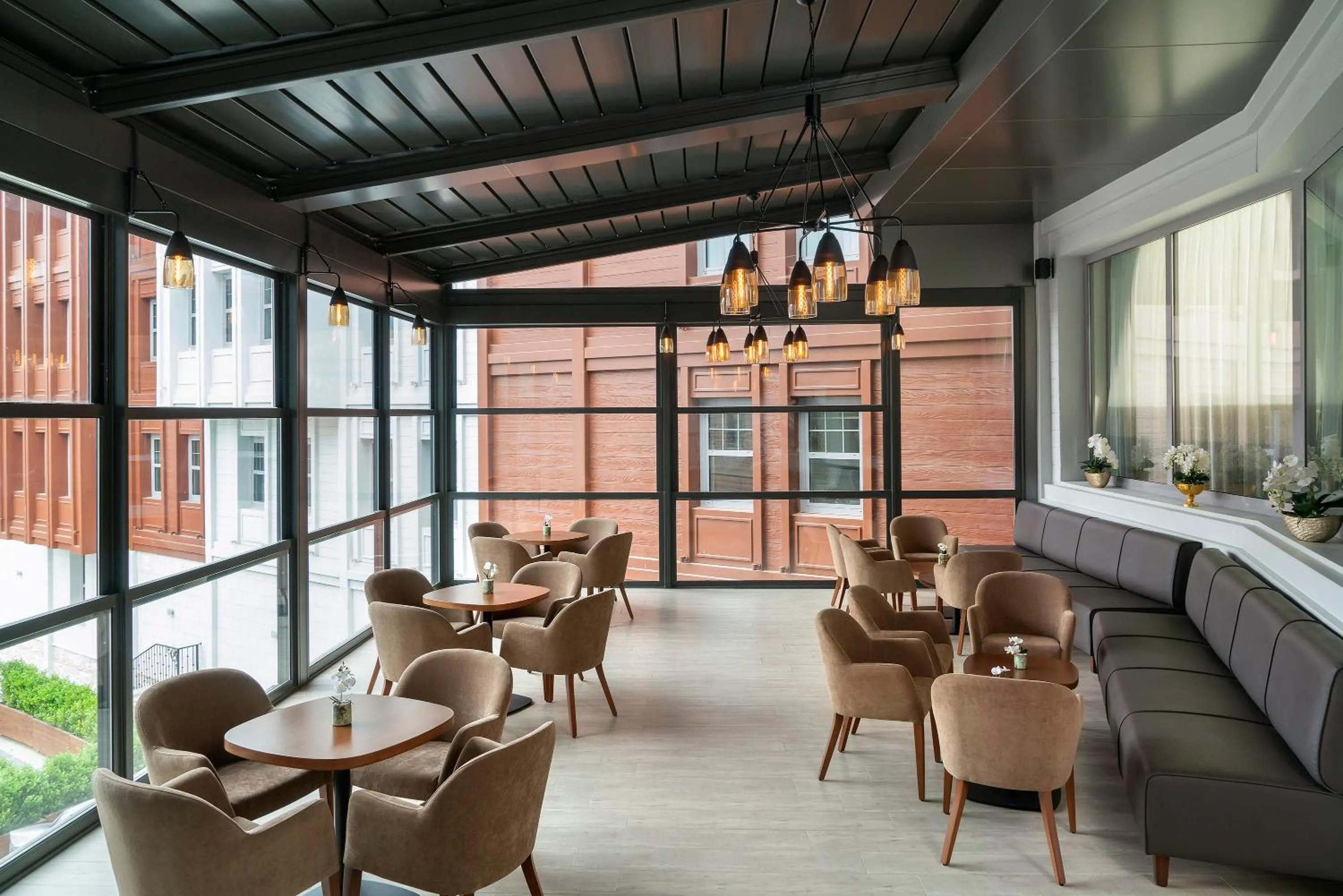 Lounge or bar in Millennium Istanbul Golden Horn