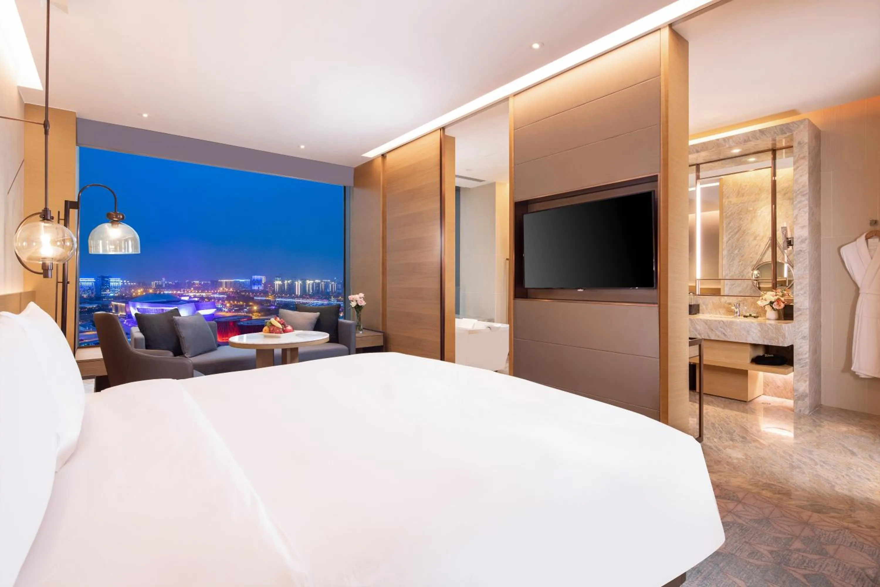 Photo of the whole room, Bed in InterContinental Taiyuan by IHG