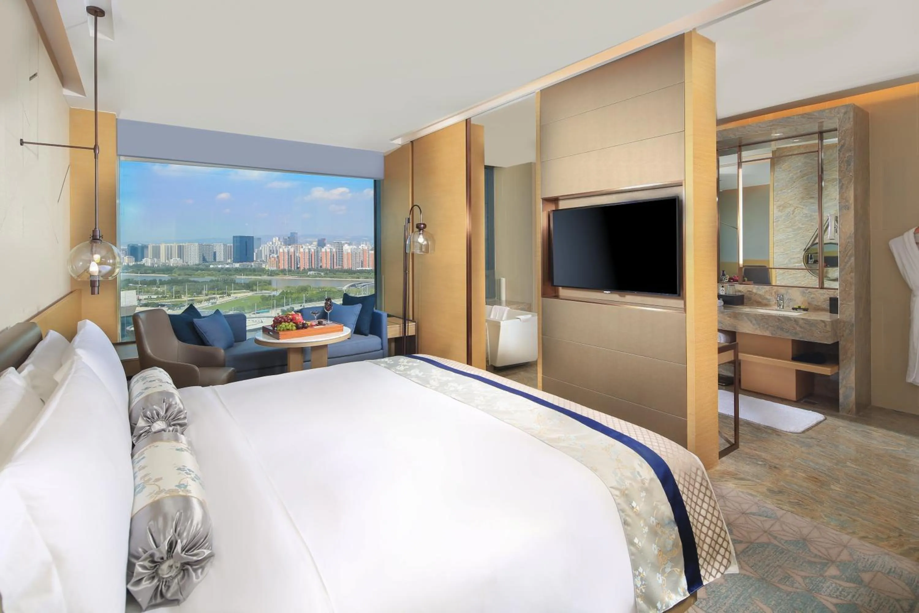 Photo of the whole room, Bed in InterContinental Taiyuan by IHG