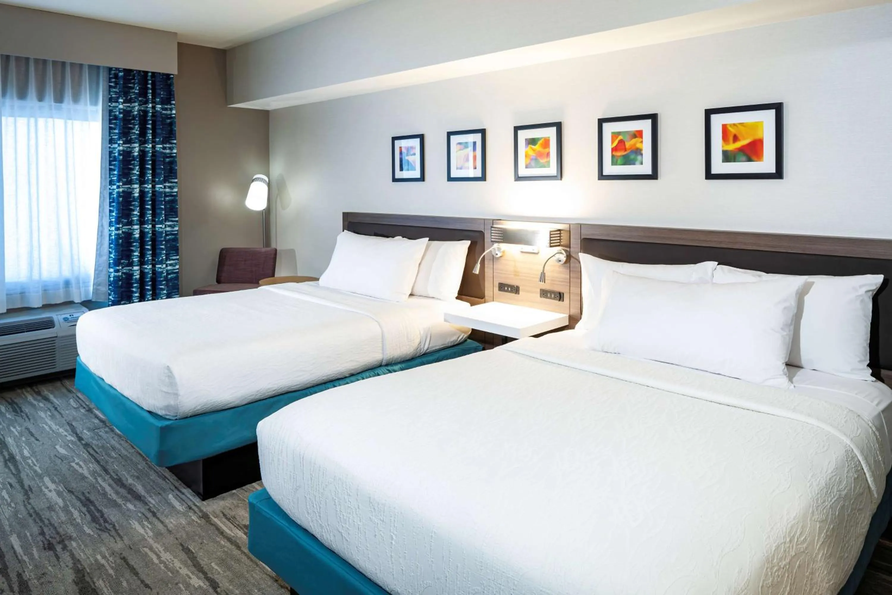 Bed in Hilton Garden Inn San Diego/Rancho Bernardo