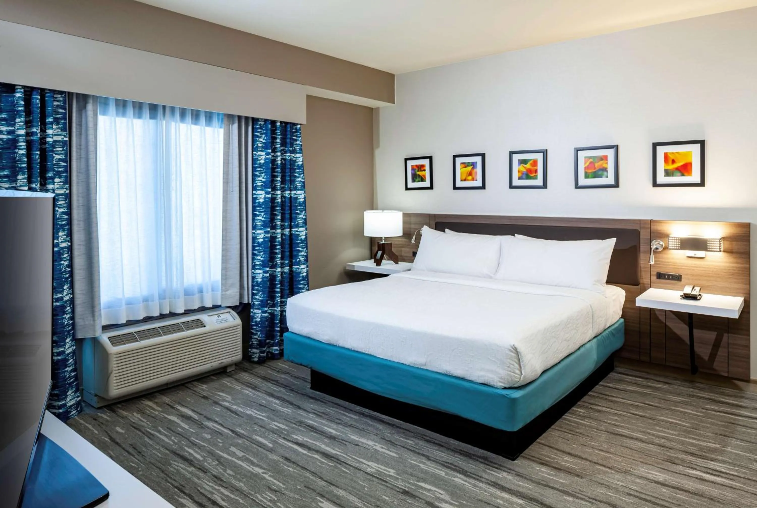 Bed in Hilton Garden Inn San Diego/Rancho Bernardo