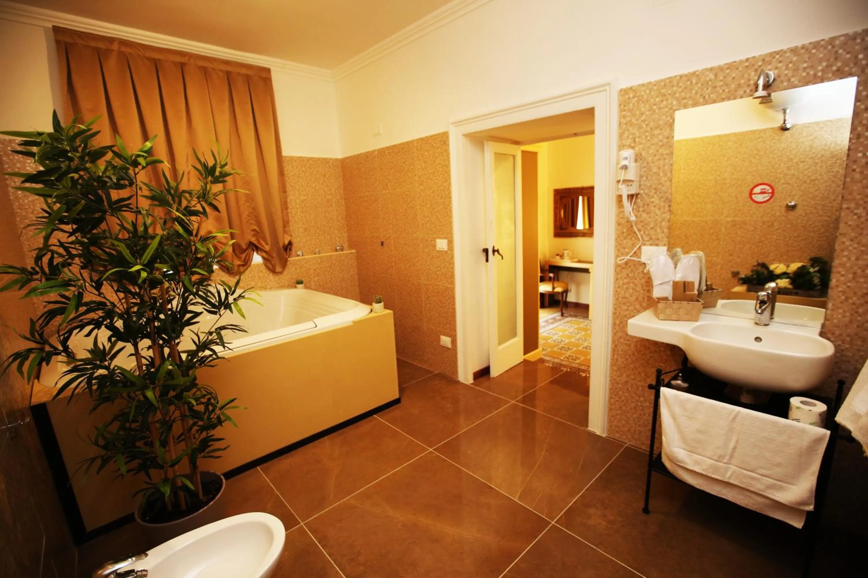 Hot Tub in La Bella Napoli B&B