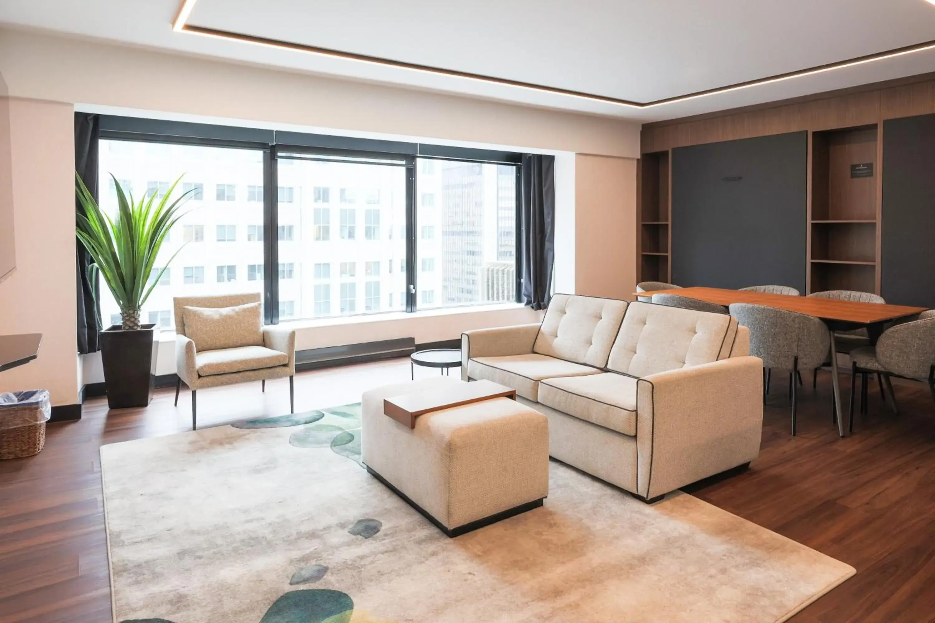 One-Bedroom King Suite in Hotel Bonaventure Montreal One-Bedroom King Suite in Hotel Bonaventure Montreal