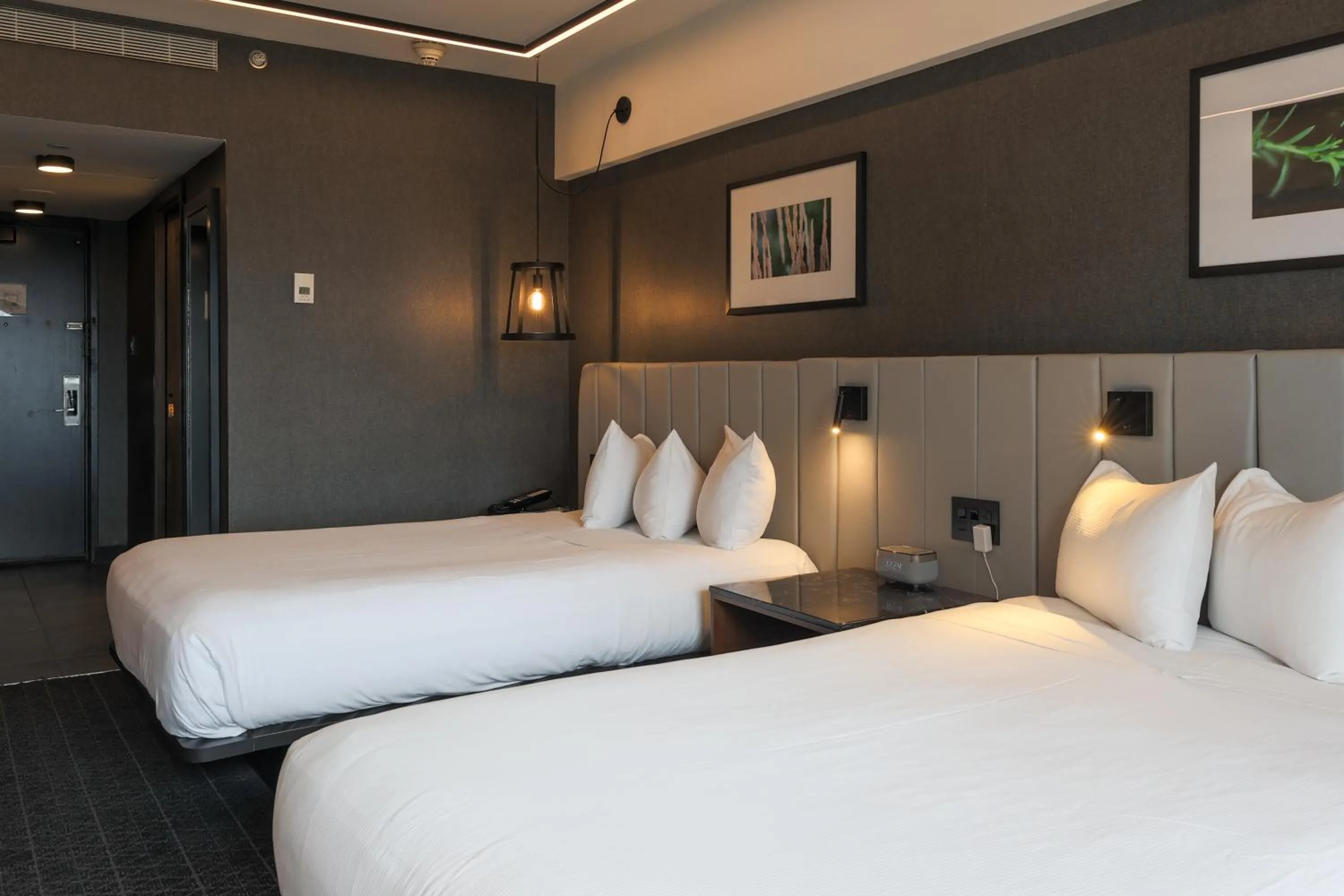 Bed in Hotel Bonaventure Montreal