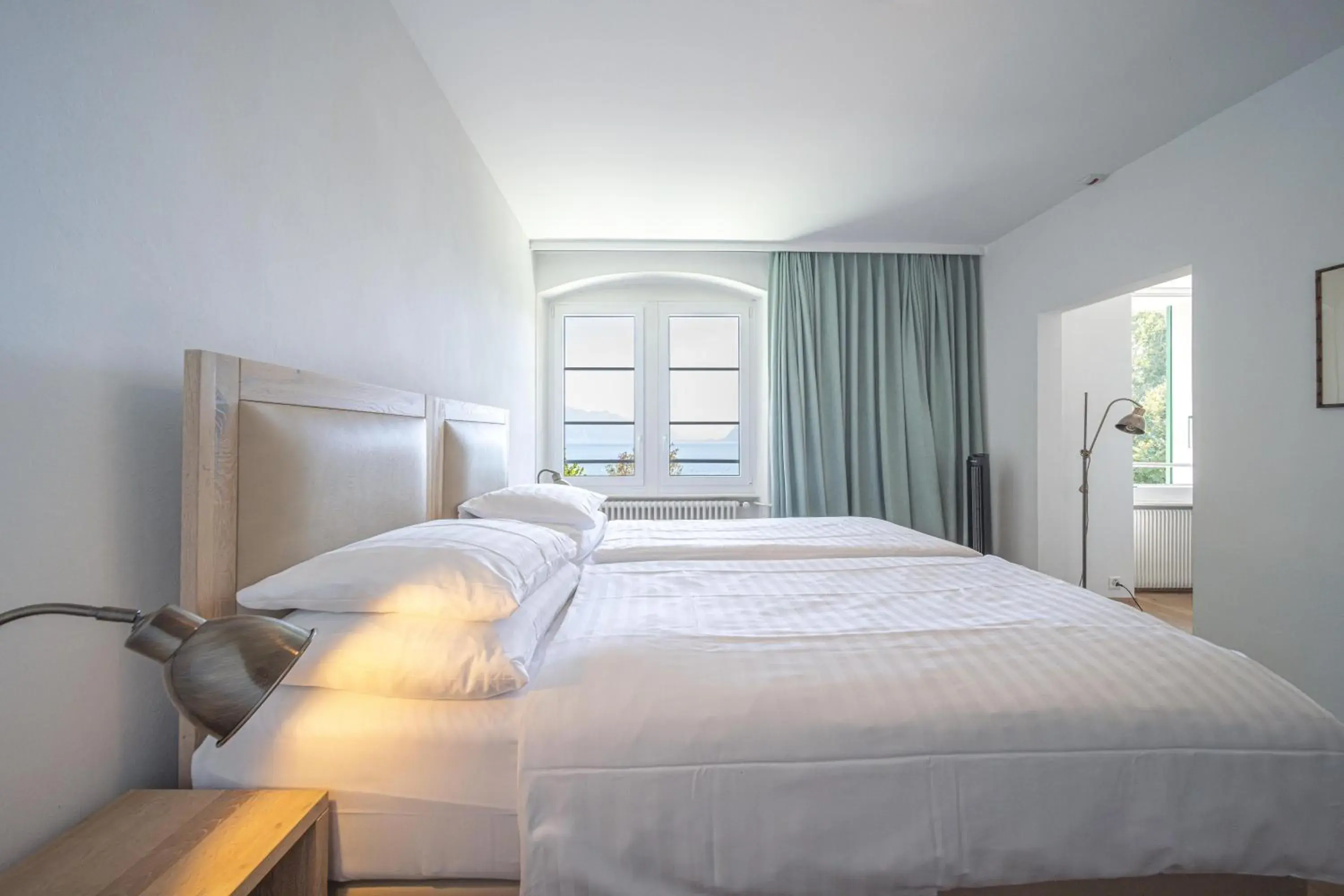 Suite with Lake View - single occupancy in Au Major Davel Suite with Lake View - single occupancy in Au Major Davel