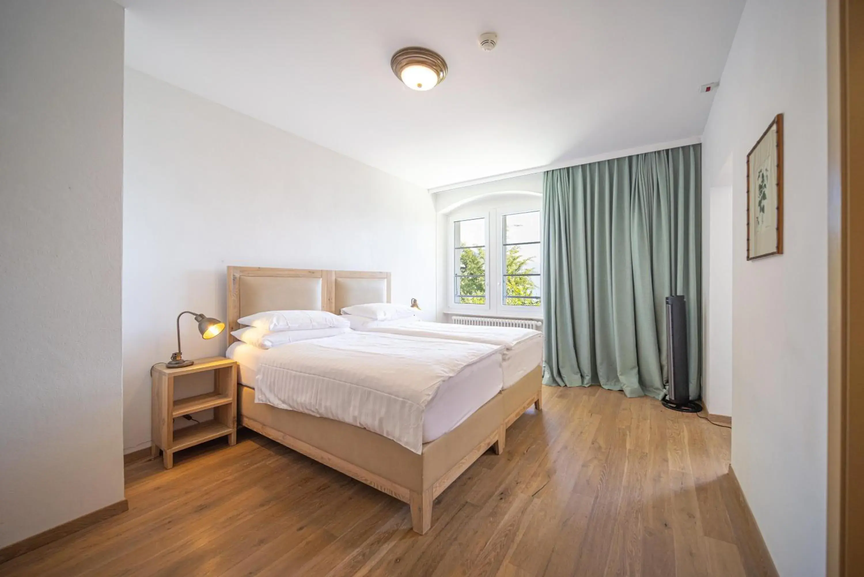 Junior Suite with Lake View - single occupancy in Au Major Davel Junior Suite with Lake View - single occupancy in Au Major Davel