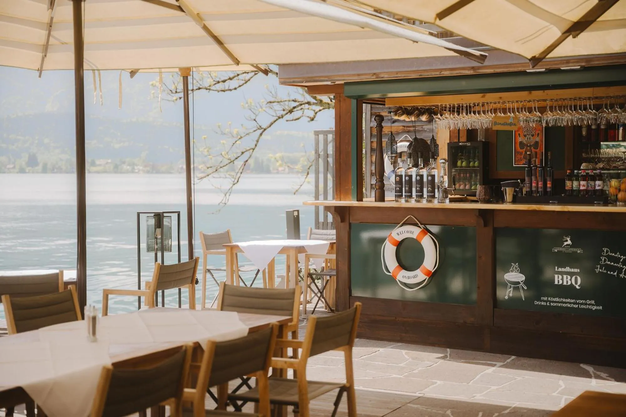 Lounge or bar in TAUROA Landhaus zu Appesbach