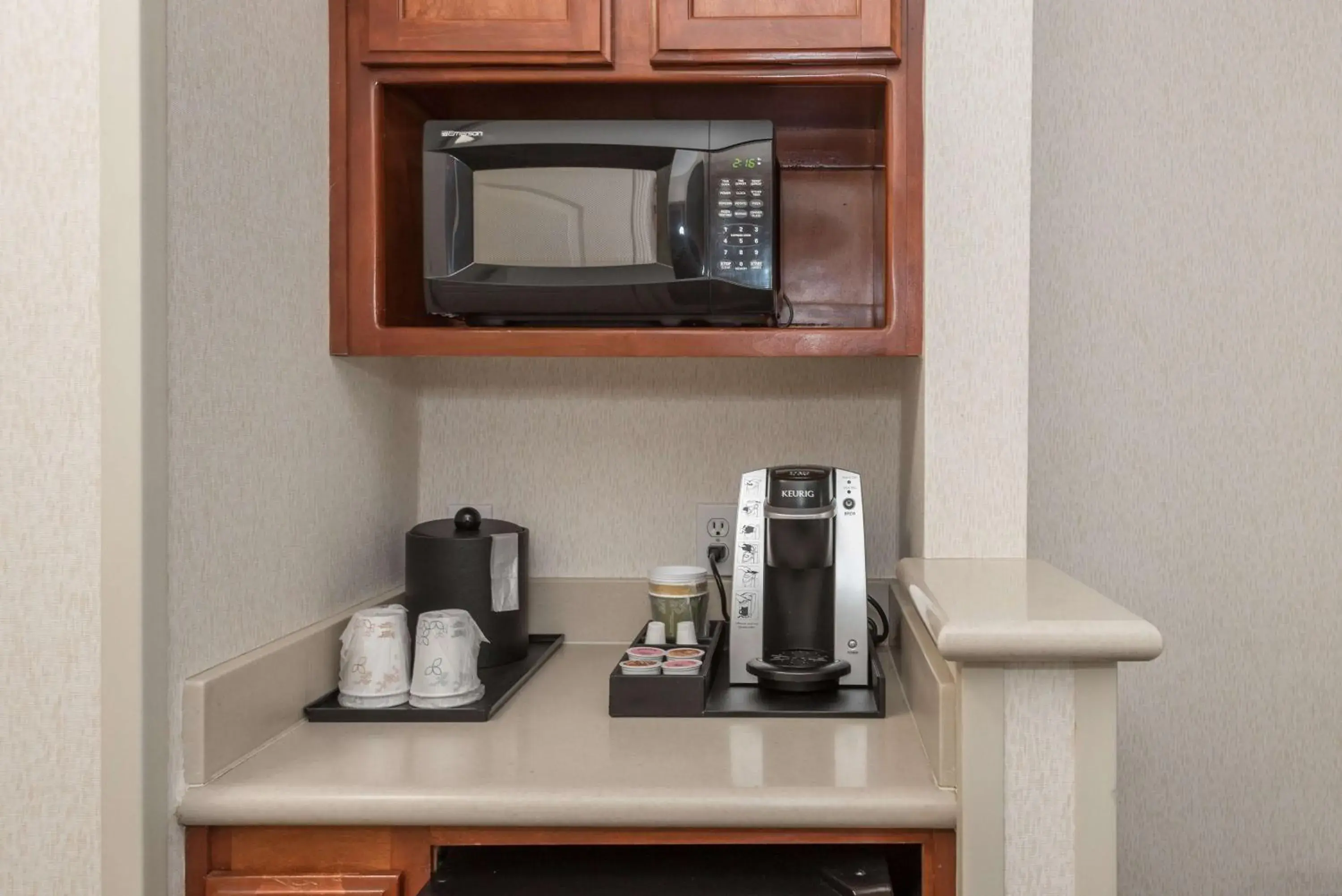 Evolution Double Room in Hilton Garden Inn Portland Airport Evolution Double Room in Hilton Garden Inn Portland Airport