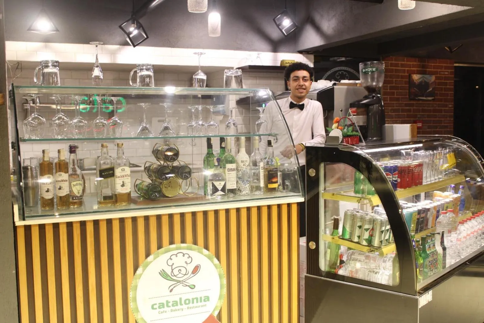 Restaurant/places to eat in Pharaohs Hotel