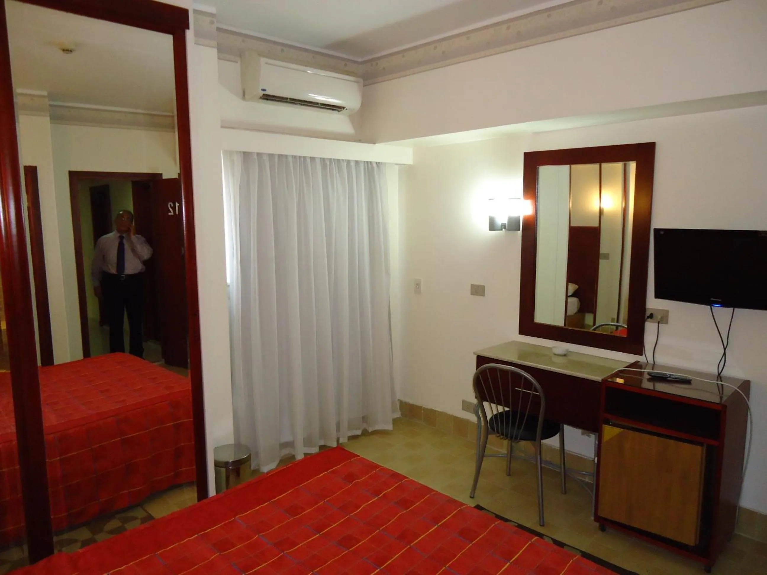 Photo of the whole room, Bed in Pharaohs Hotel