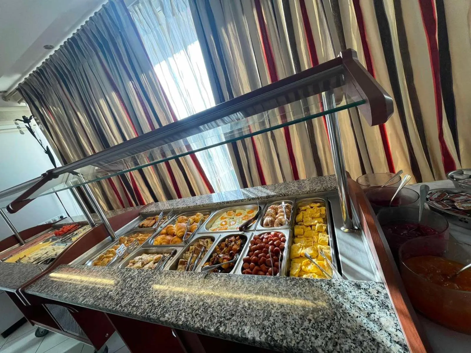 Breakfast in Hotel Diamond