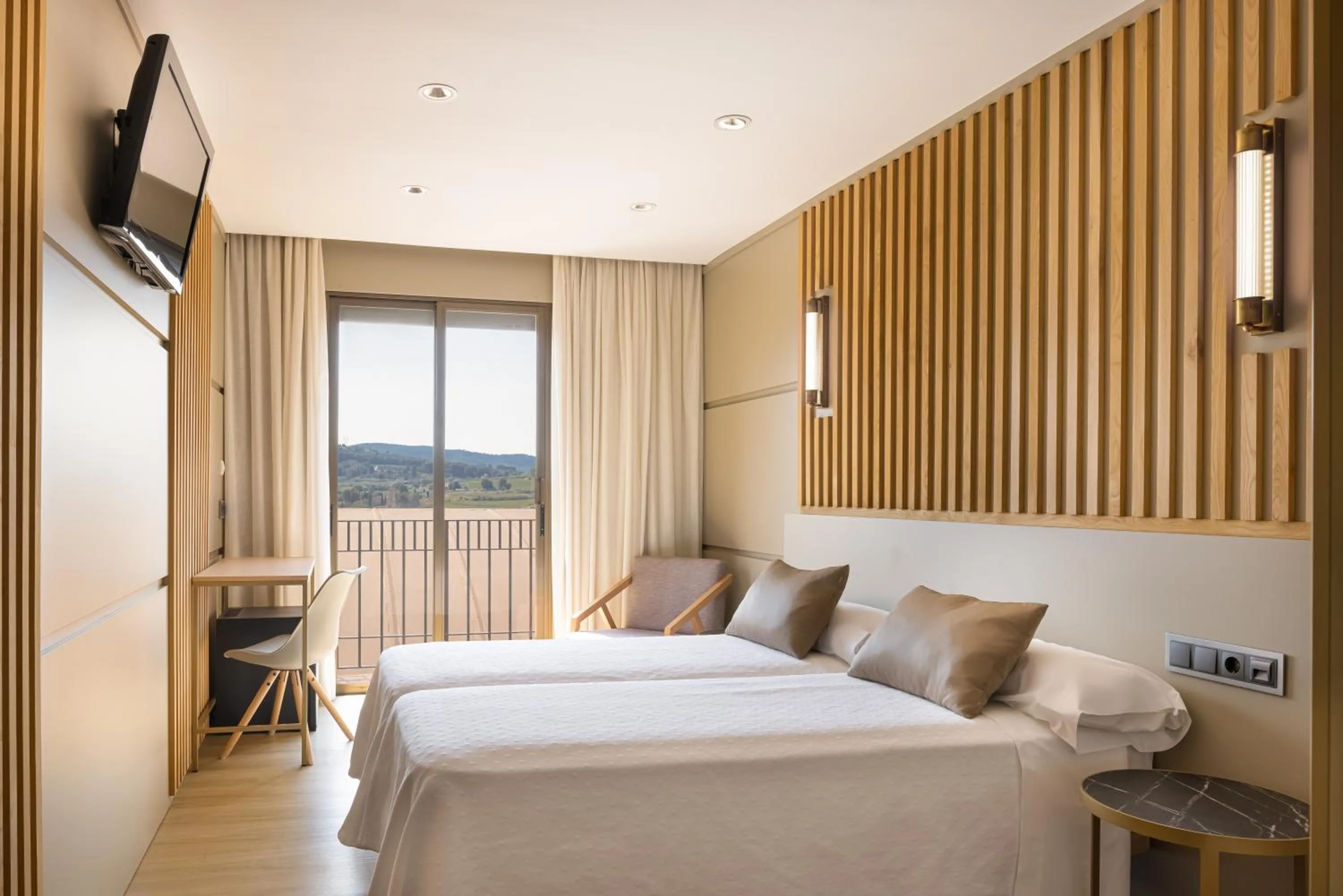 Bed in Hotel Restaurant Sol i Vi