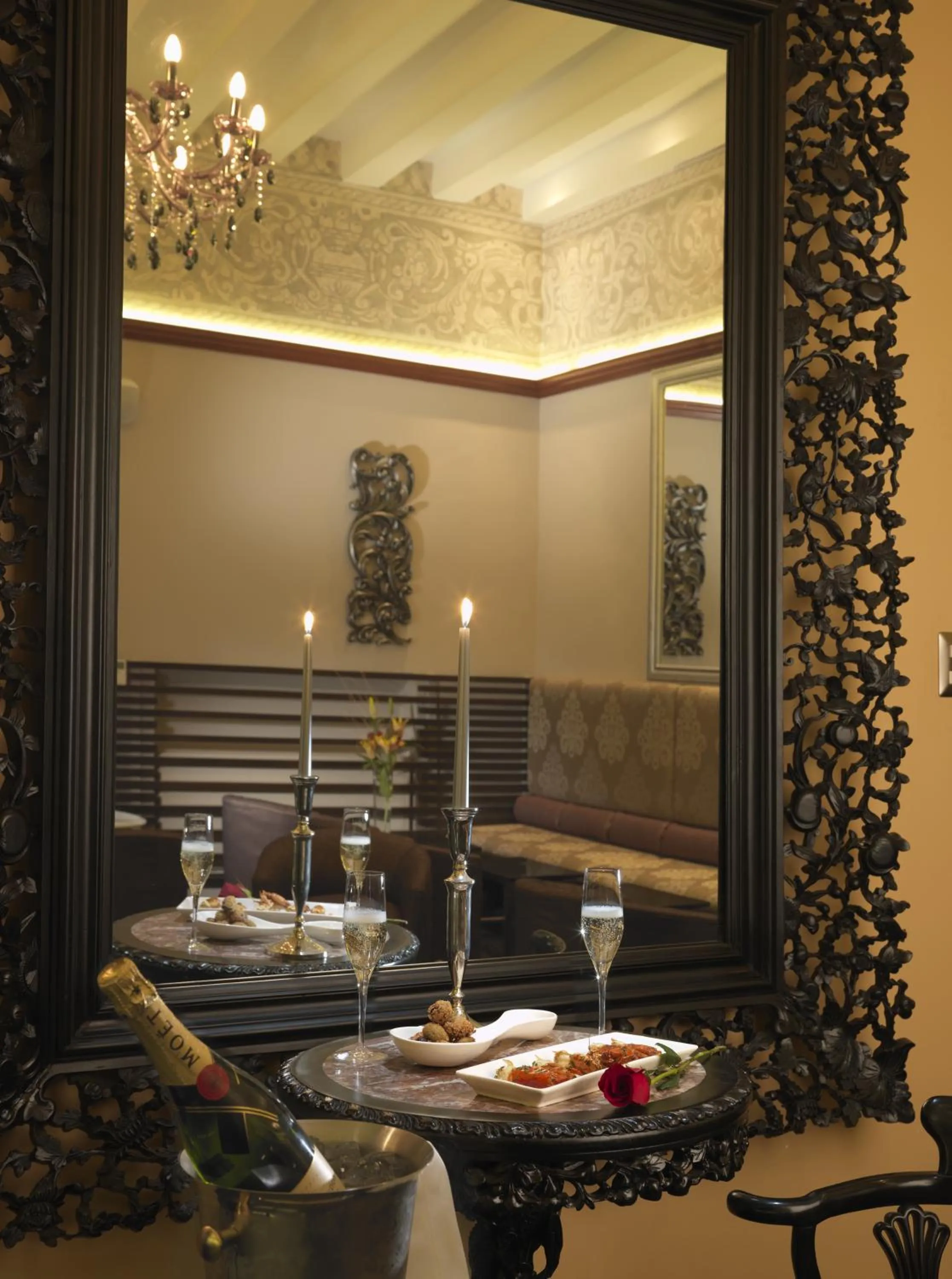 Lounge or bar in Aranwa Cusco Boutique Hotel