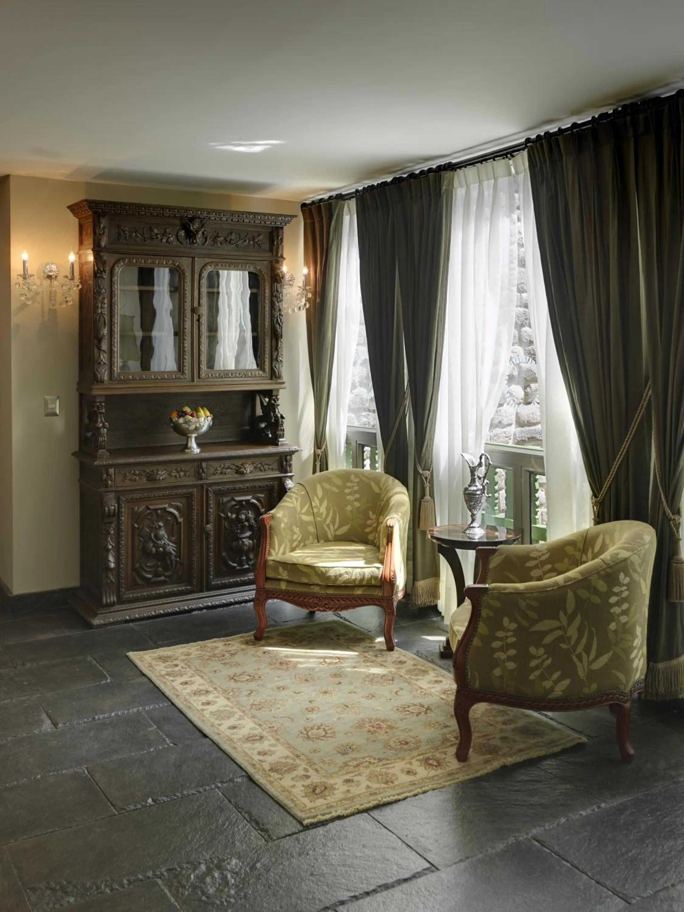 Living room in Aranwa Cusco Boutique Hotel