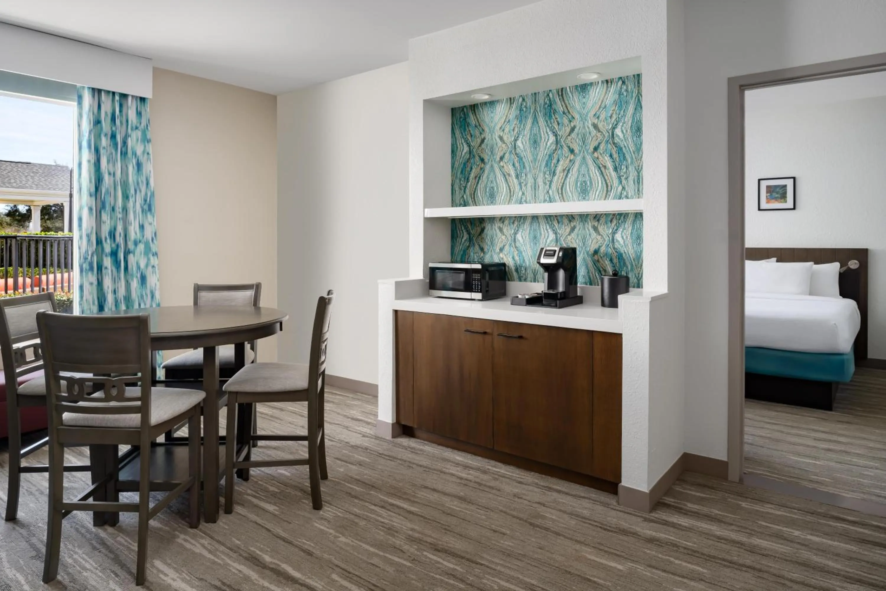 Kitchen or kitchenette, Bed in Hilton Garden Inn Lake Mary