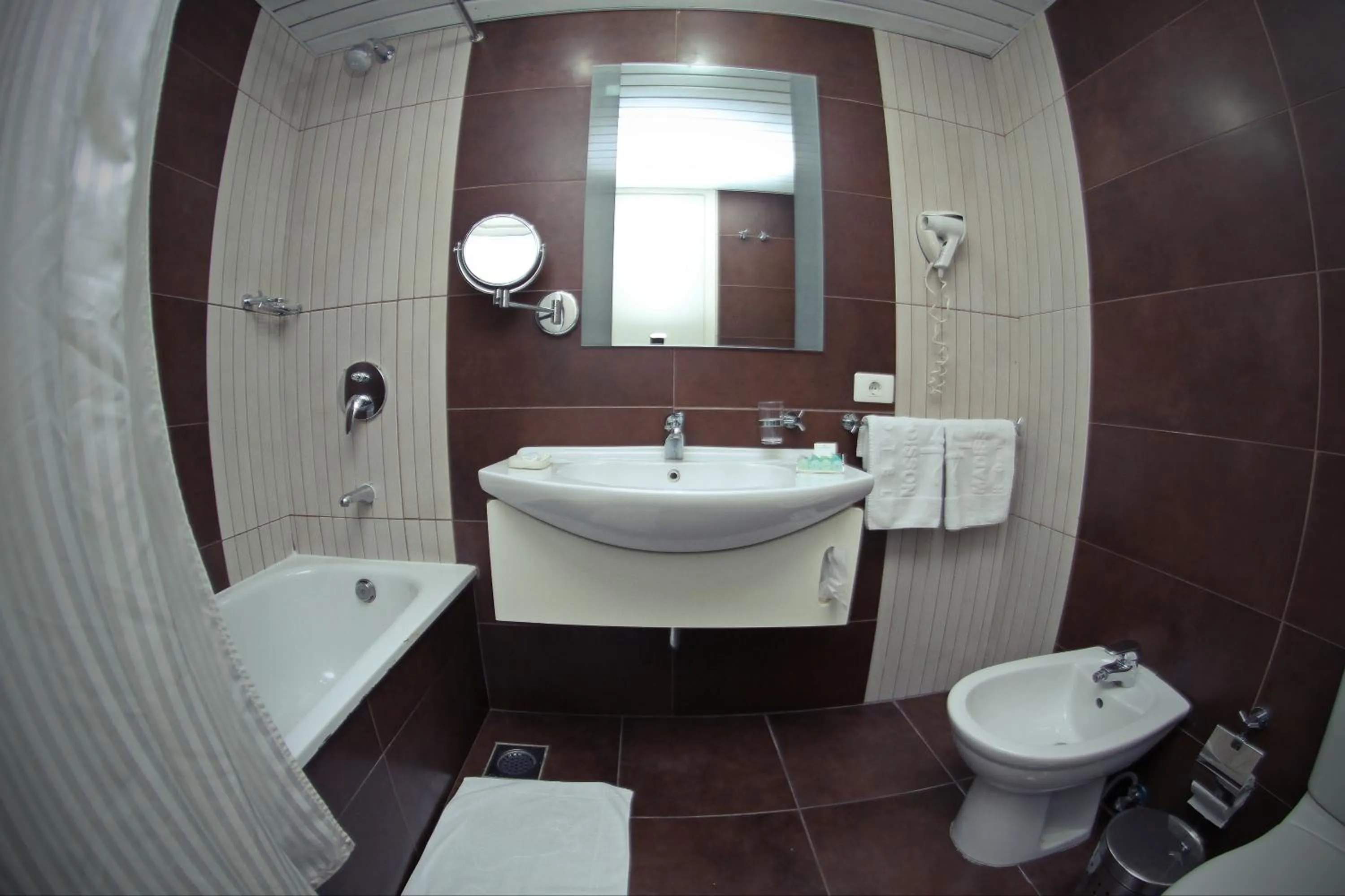 Shower in Madisson Hotel