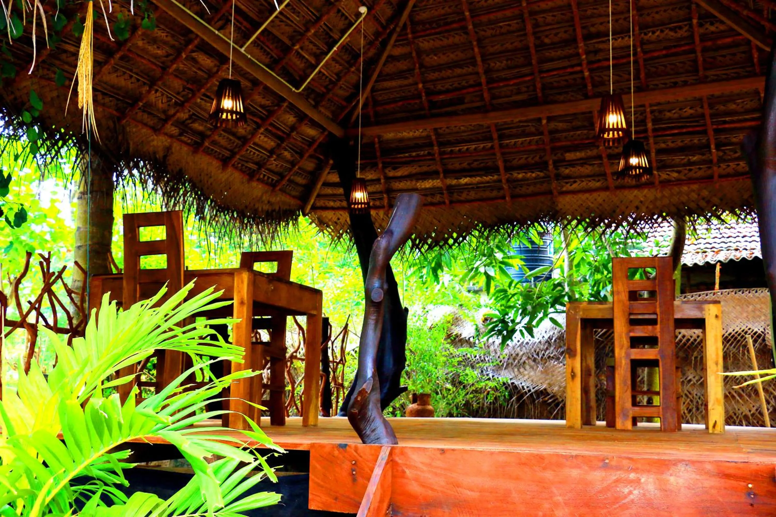 Restaurant/places to eat in Turtle Watch Cabana