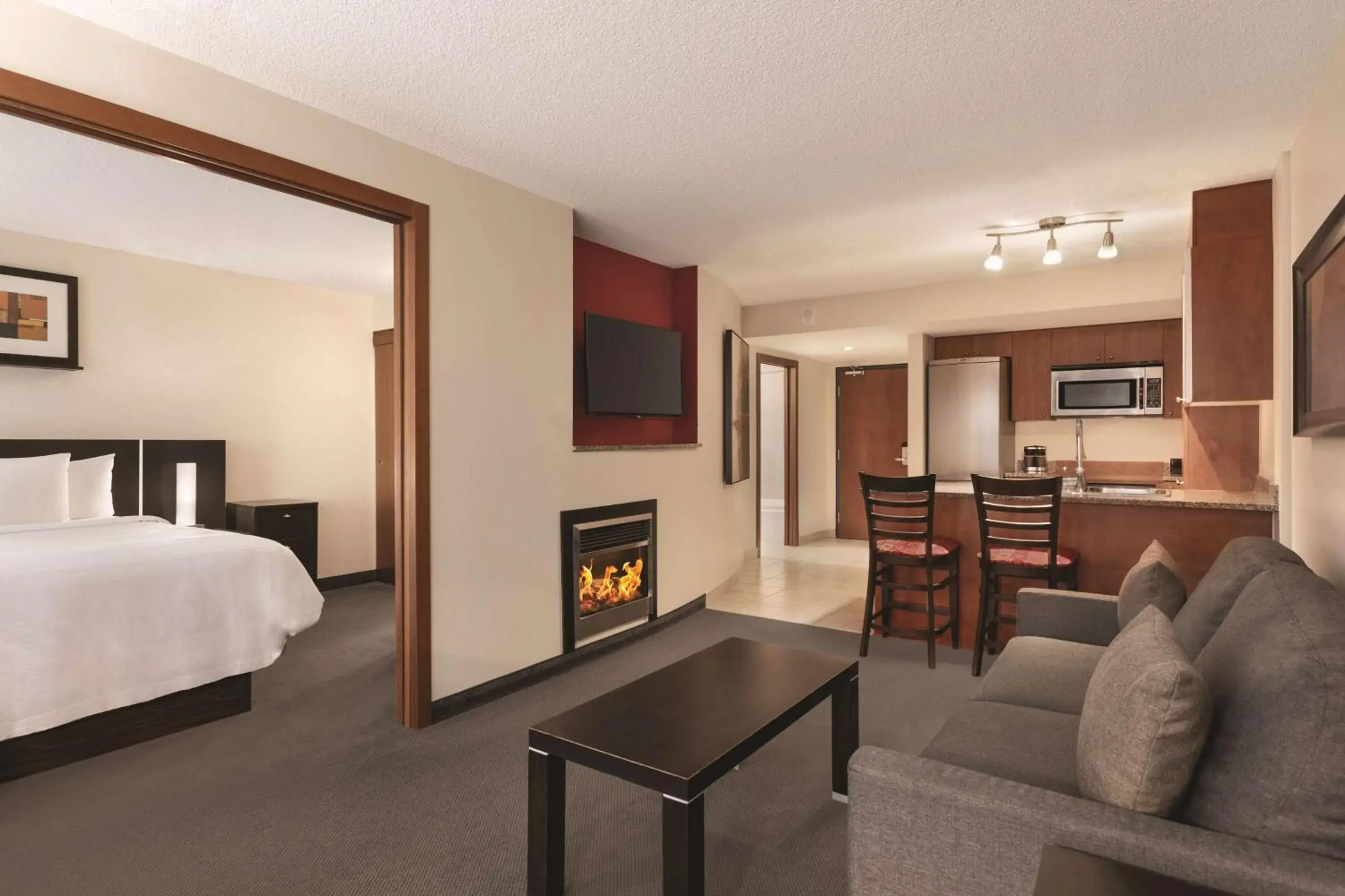 Deluxe King Suite with Fireplace - Non-Smoking in Embassy Suites by Hilton - Montreal Deluxe King Suite with Fireplace - Non-Smoking in Embassy Suites by Hilton - Montreal