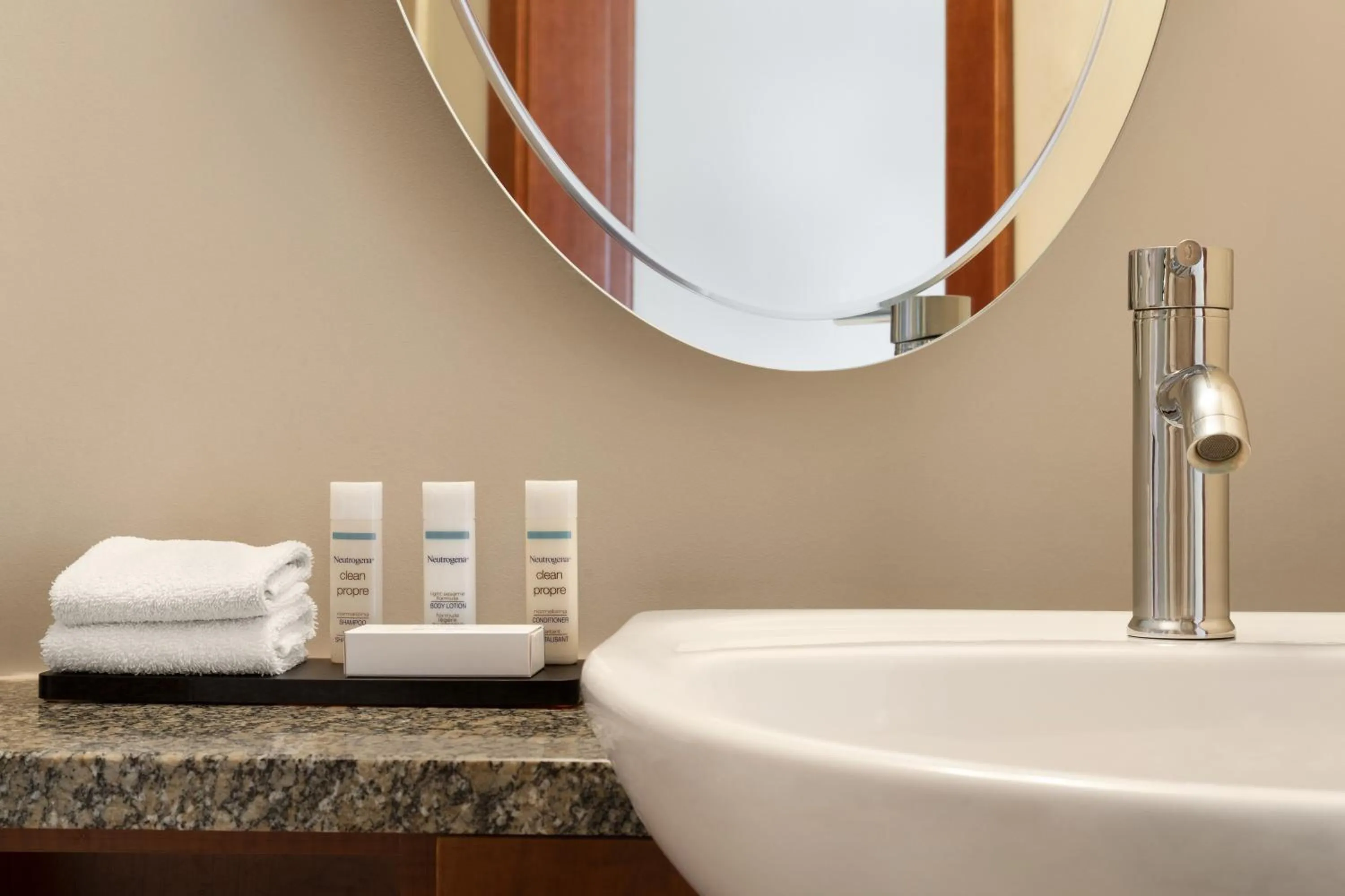 Bathroom in Embassy Suites by Hilton - Montreal