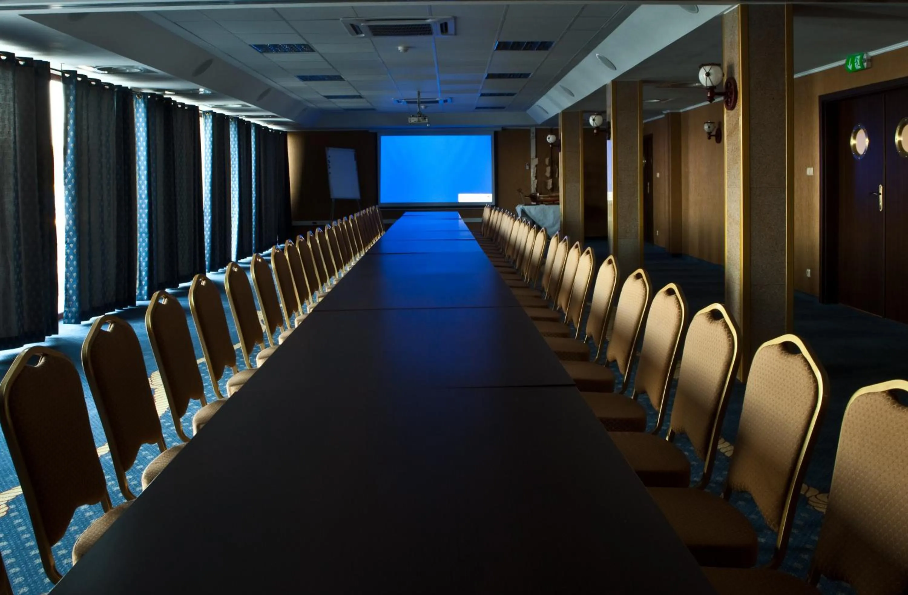 Business facilities in Shuma