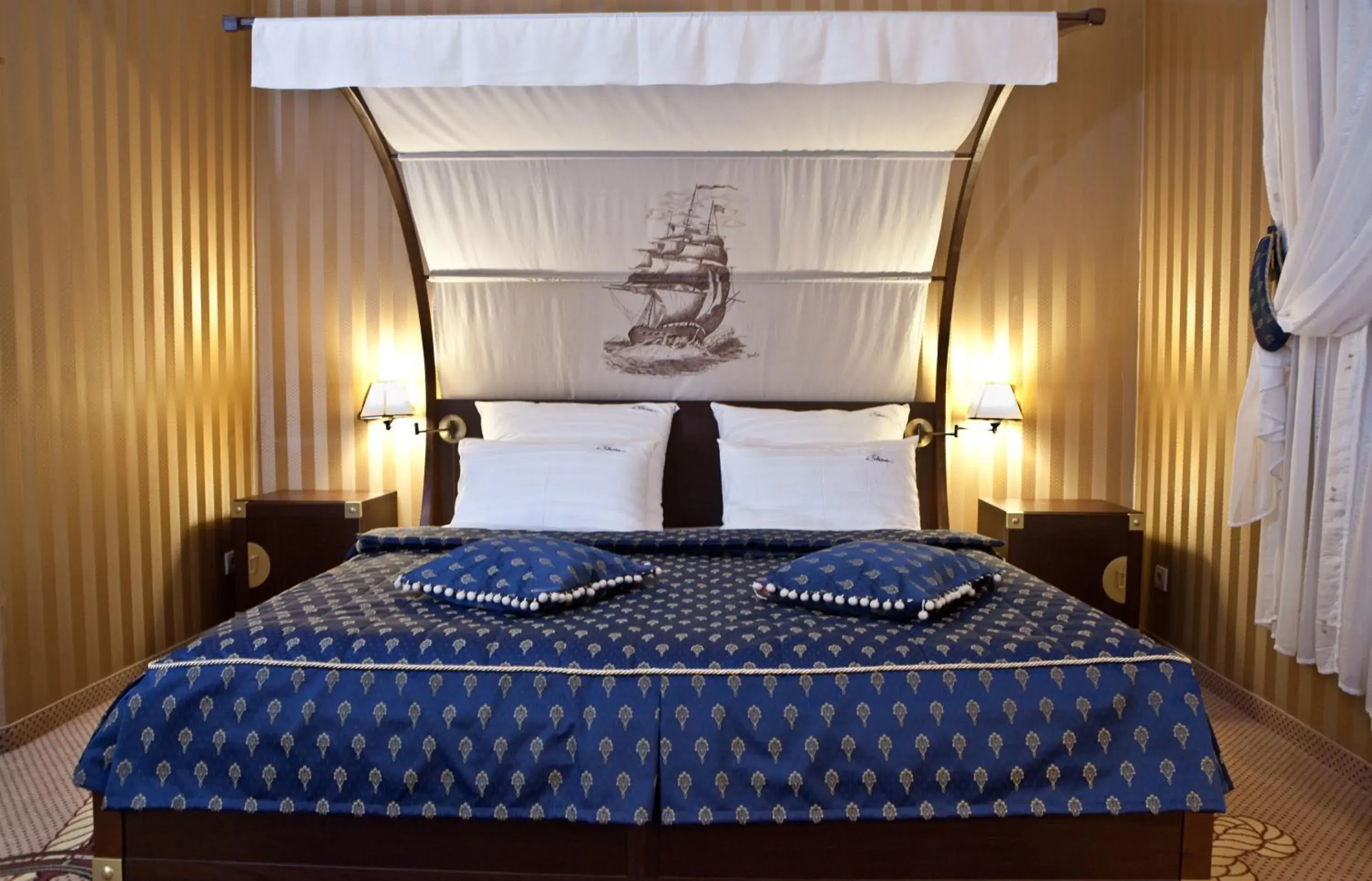 Standard King Room with Lake View - single occupancy in Shuma Standard King Room with Lake View - single occupancy in Shuma