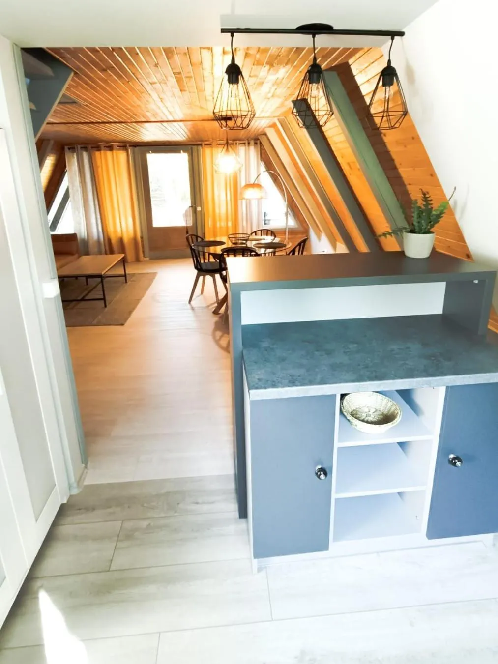 Kitchen or kitchenette in Shuma