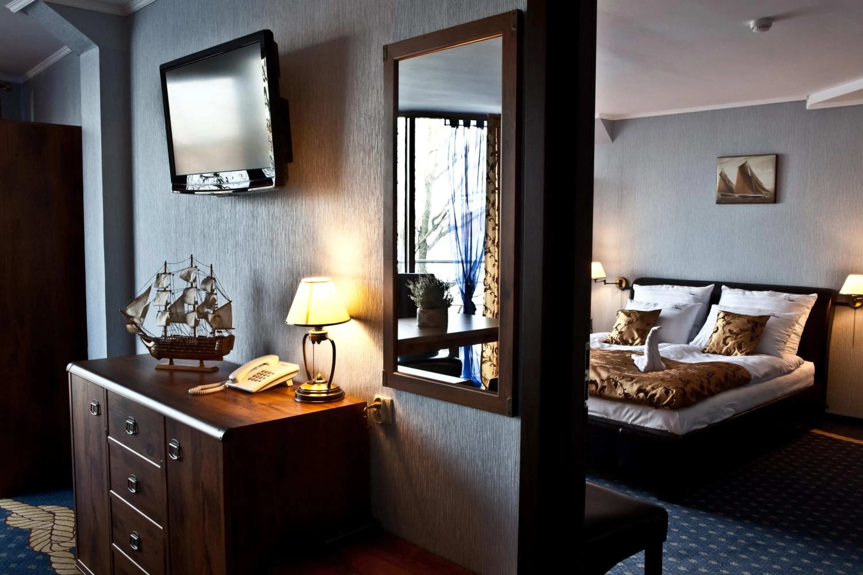 Bedroom, Bed in Shuma