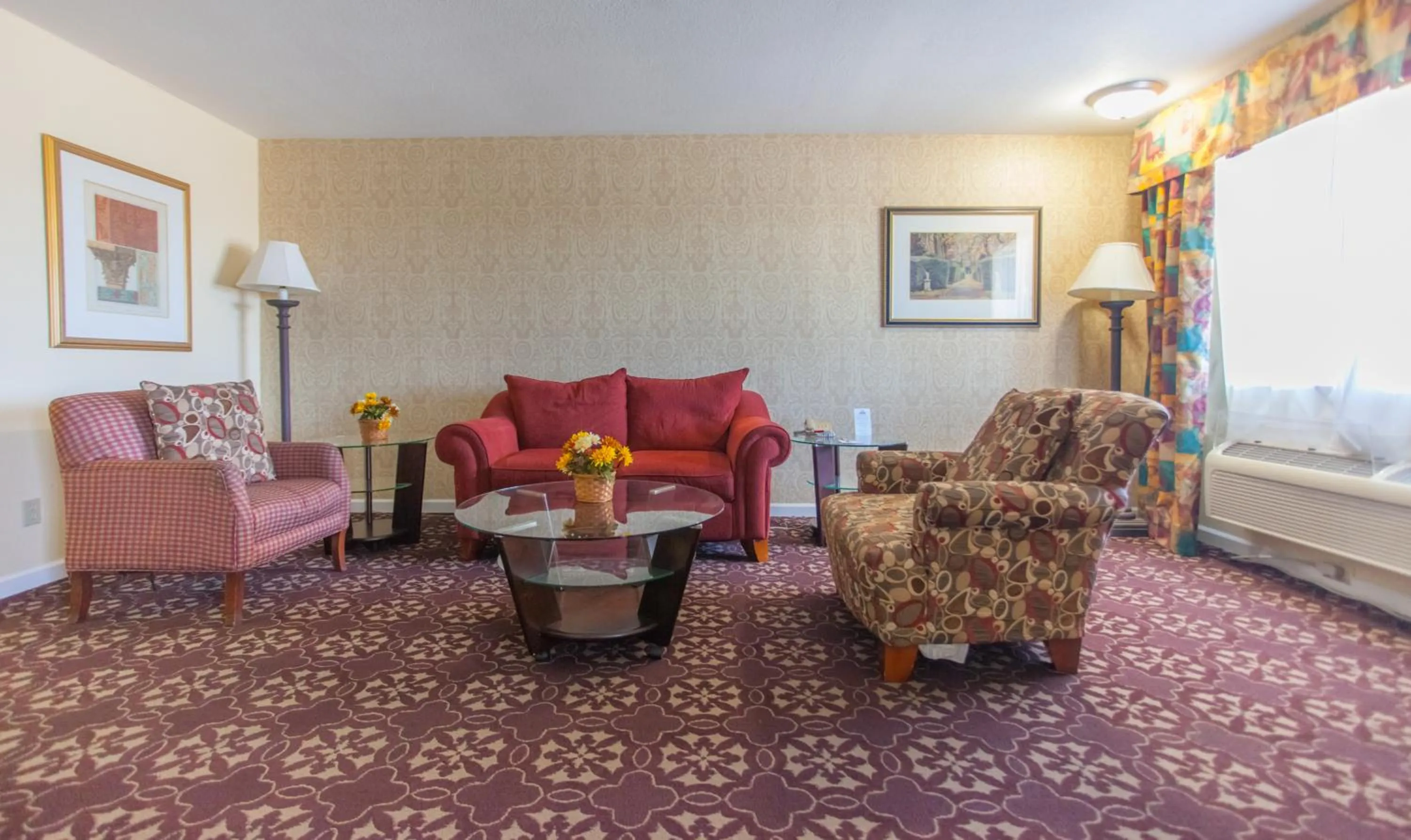 Living room in Days Inn by Wyndham Shenandoah