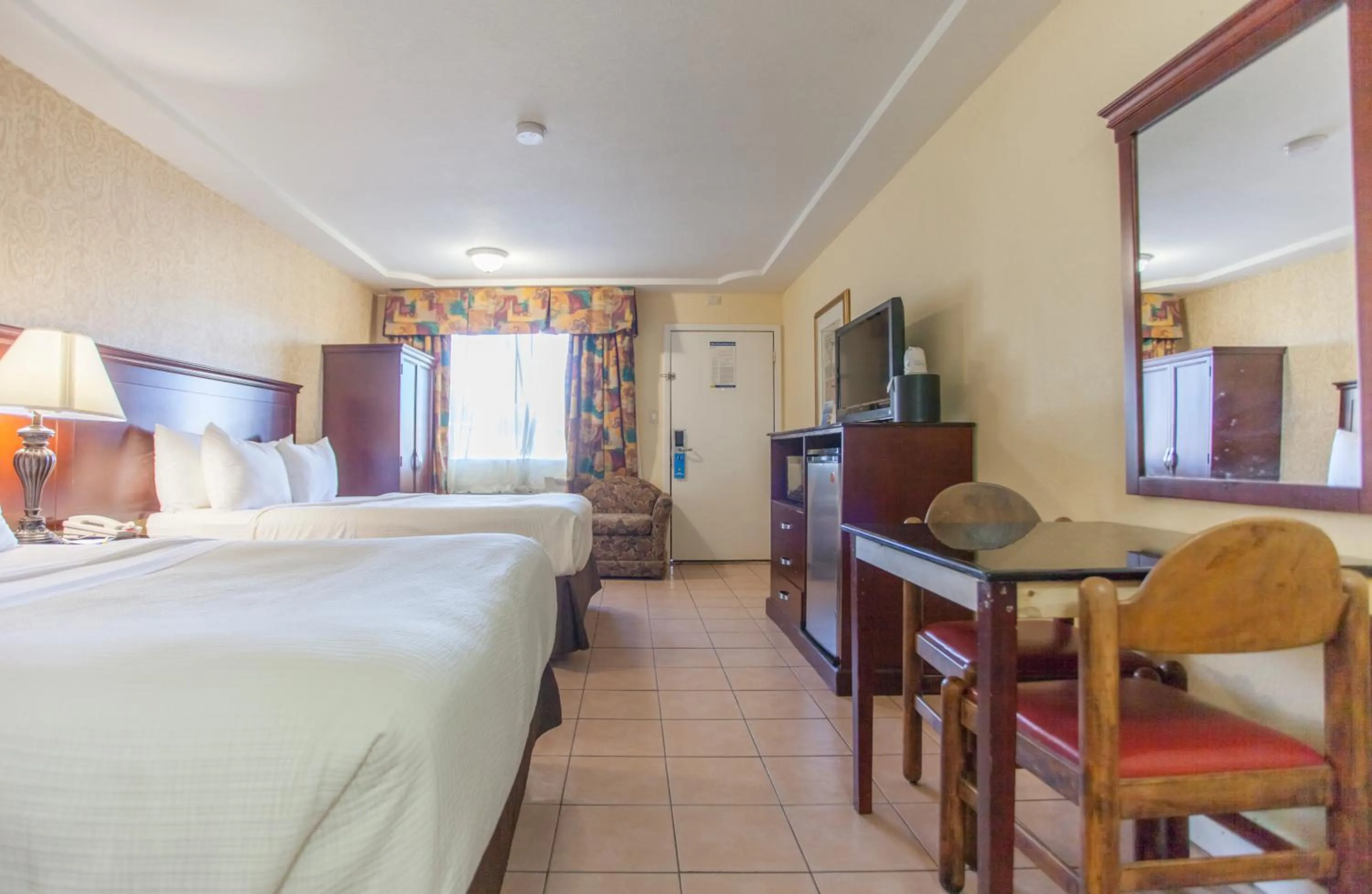 Photo of the whole room, Bed in Days Inn by Wyndham Shenandoah