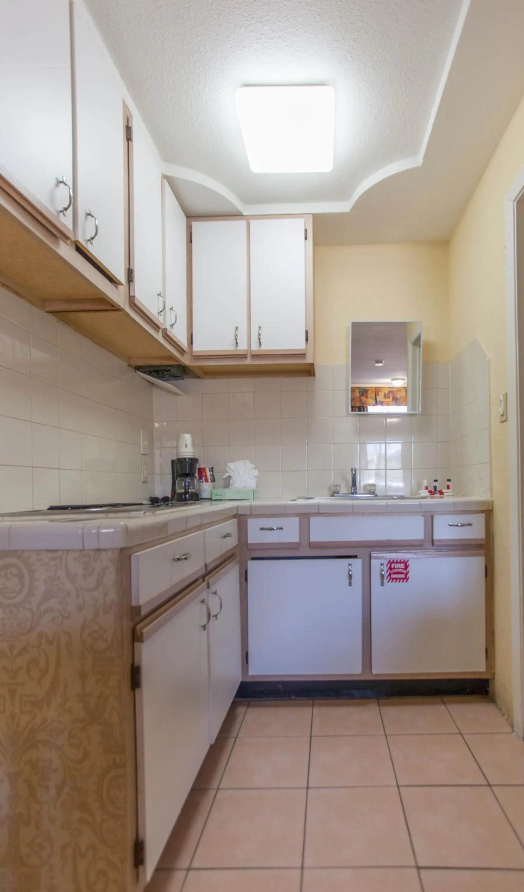 Kitchen or kitchenette in Days Inn by Wyndham Shenandoah