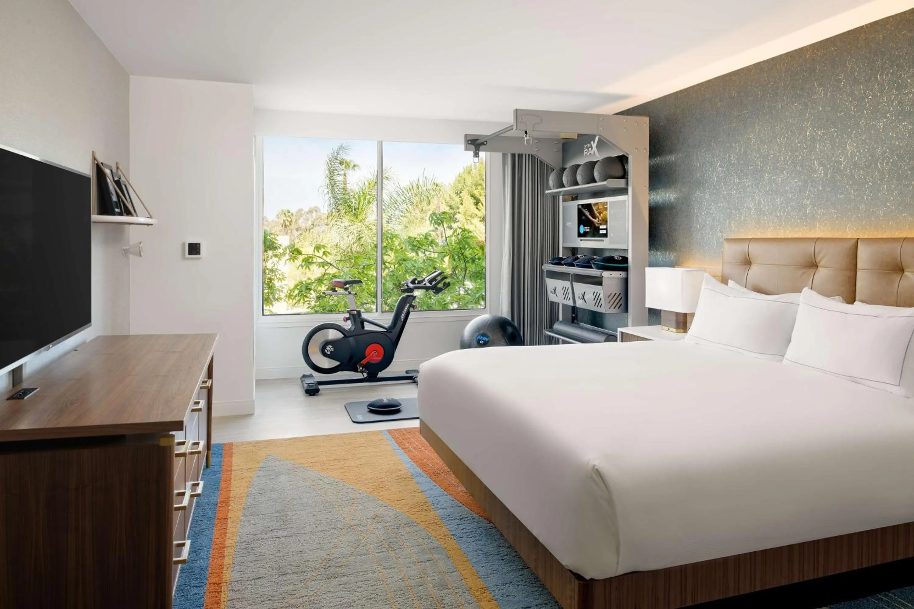 Bed in Hilton Los Angeles-Culver City, CA