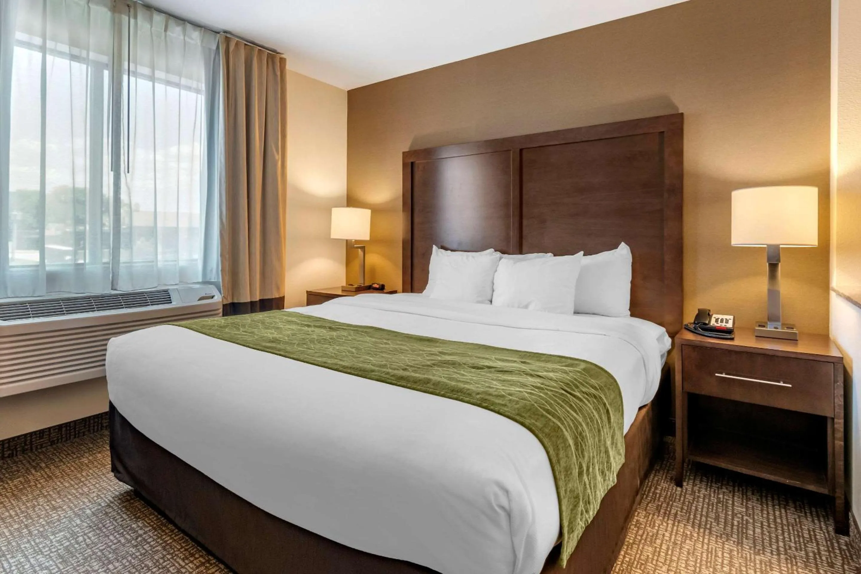 Photo of the whole room, Bed in Comfort Inn Williamsport