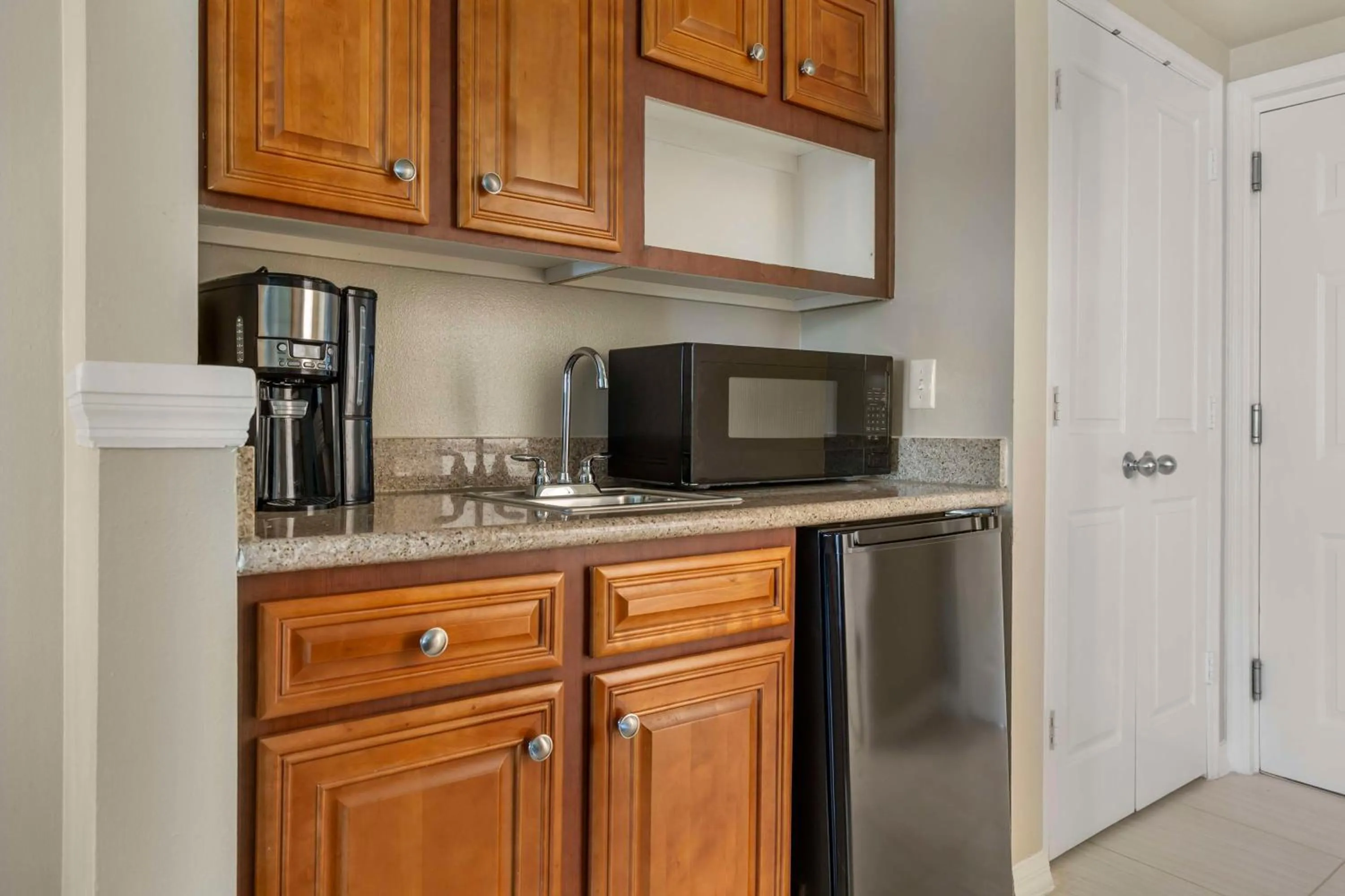Kitchen or kitchenette in Hilton Grand Vacations Club SeaWorld Orlando
