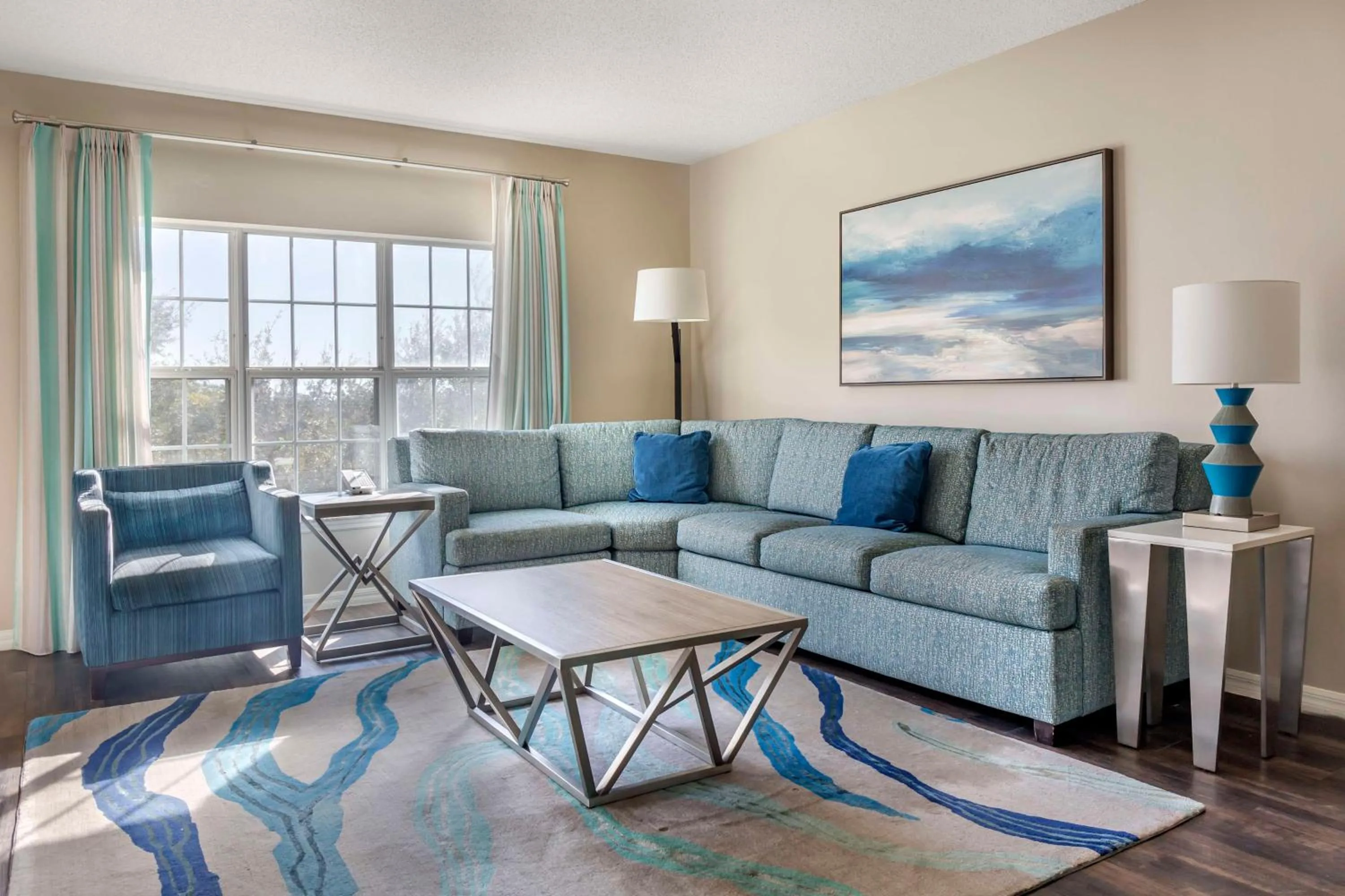 Living room in Hilton Grand Vacations Club SeaWorld Orlando