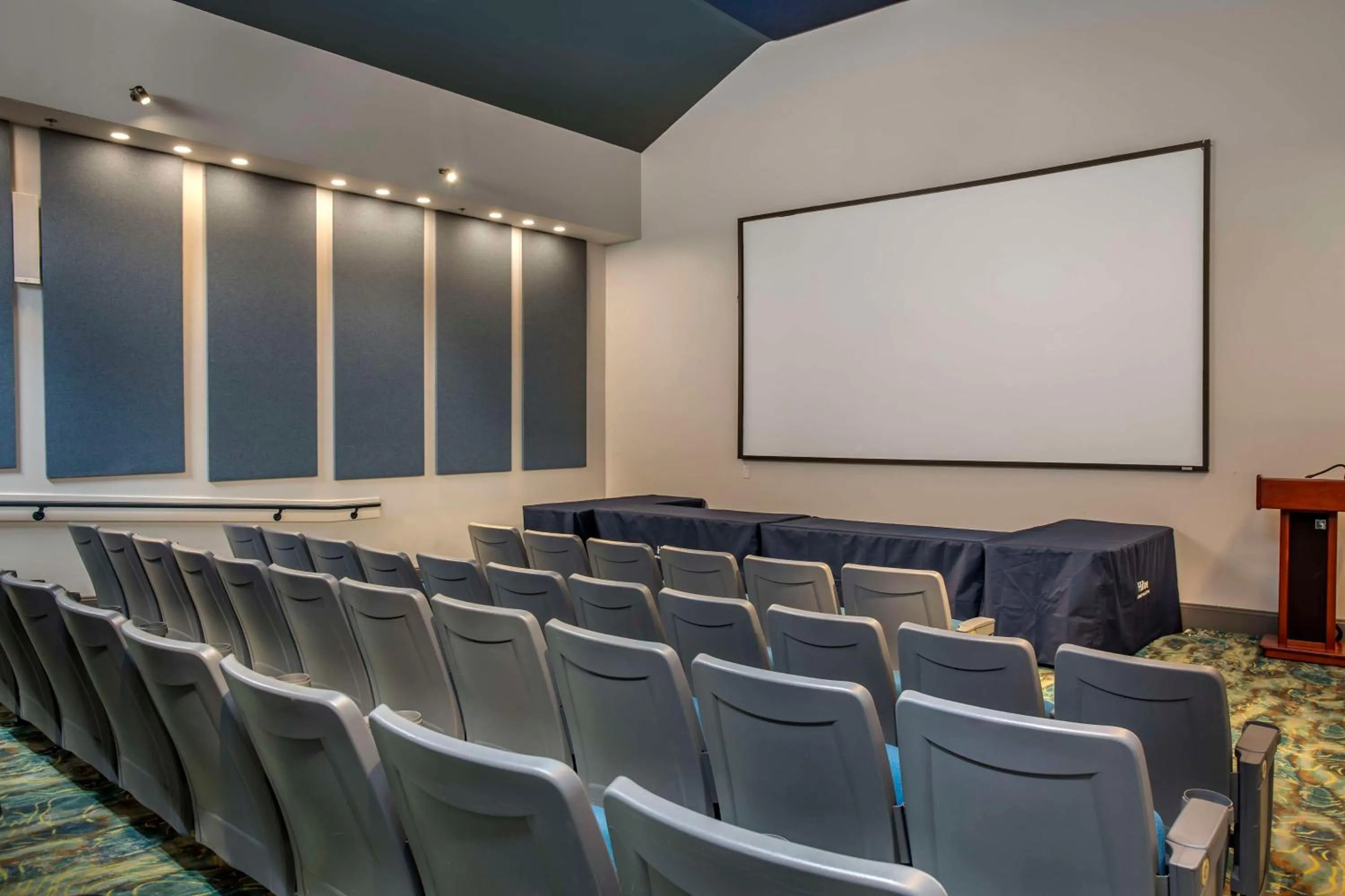 Meeting/conference room in Hilton Grand Vacations Club SeaWorld Orlando