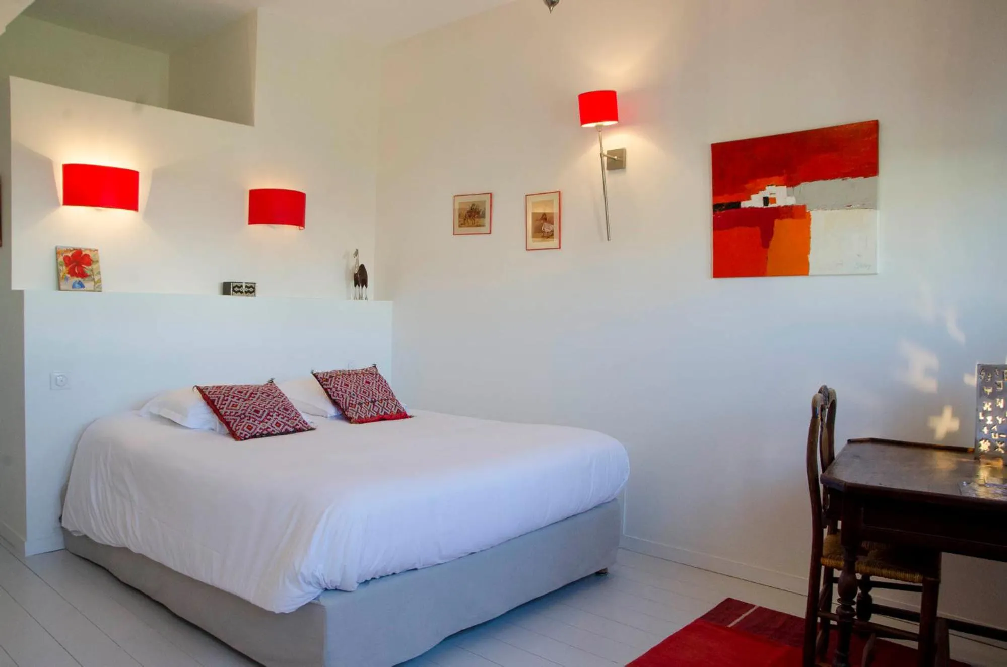 Bed in La Ferrade Chambres d'Hôtes B&B