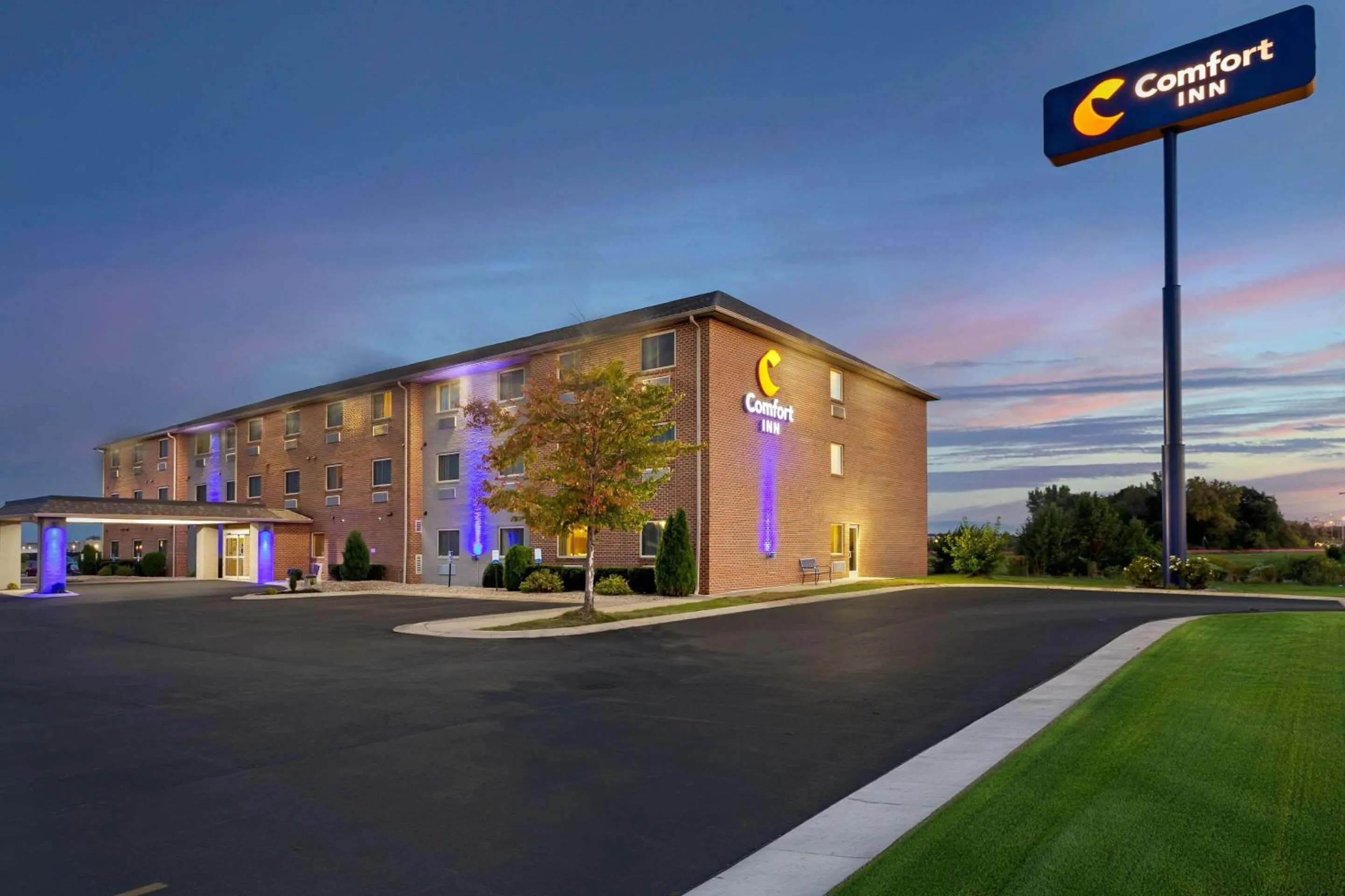 Property building in Comfort Inn Hobart-Merrillville I-65