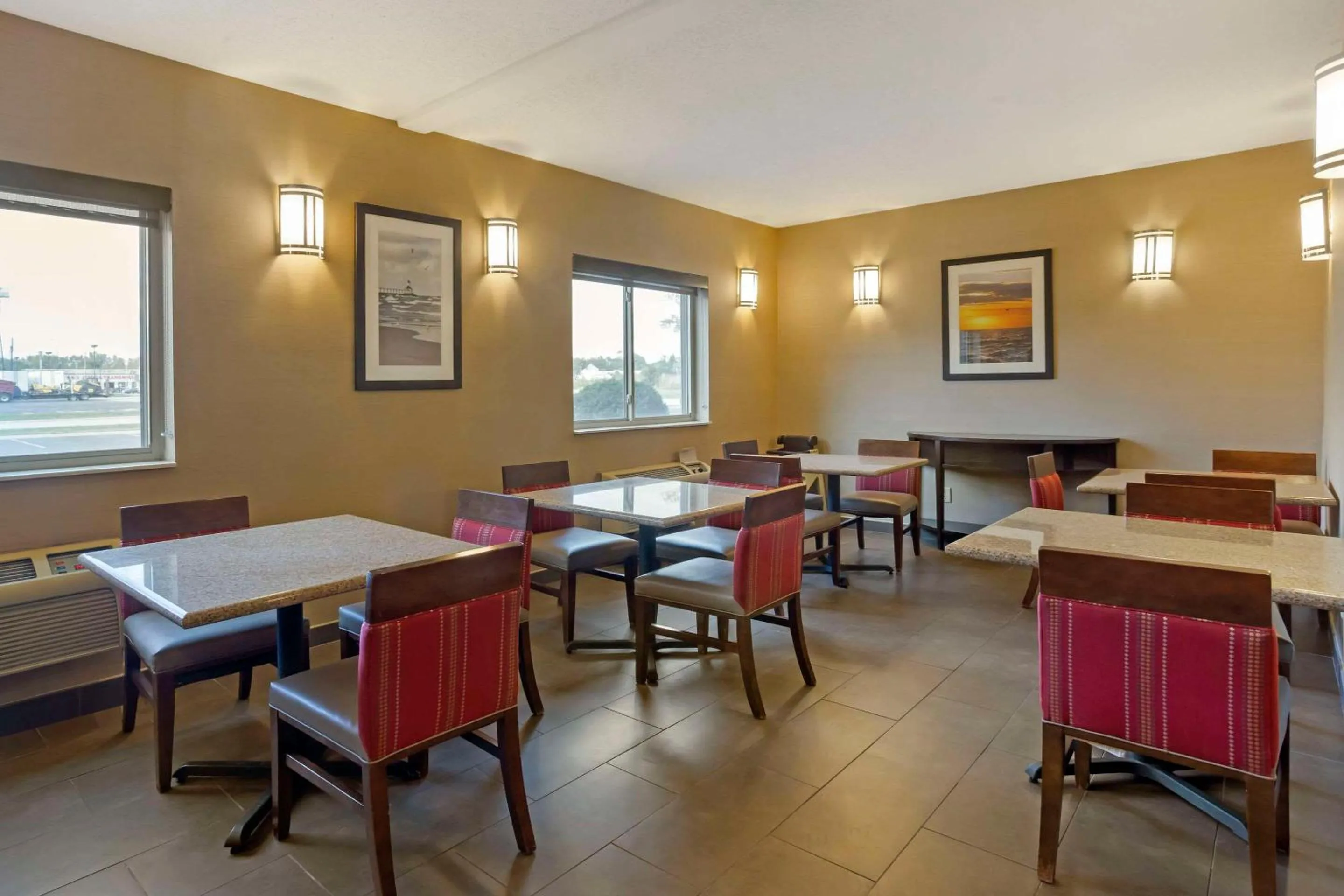 Breakfast in Comfort Inn Hobart-Merrillville I-65