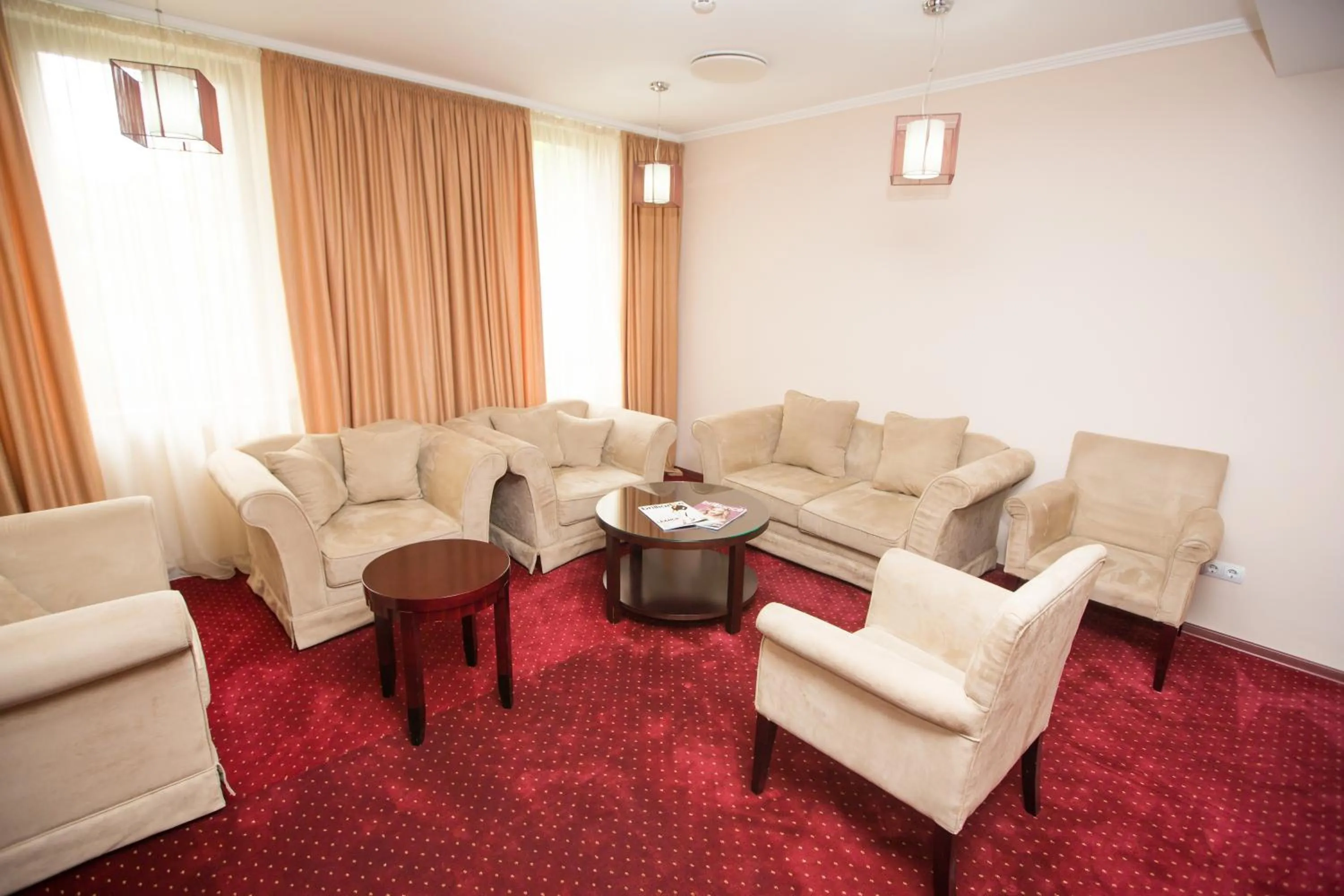 Restaurant/places to eat in Jumbo Hotel