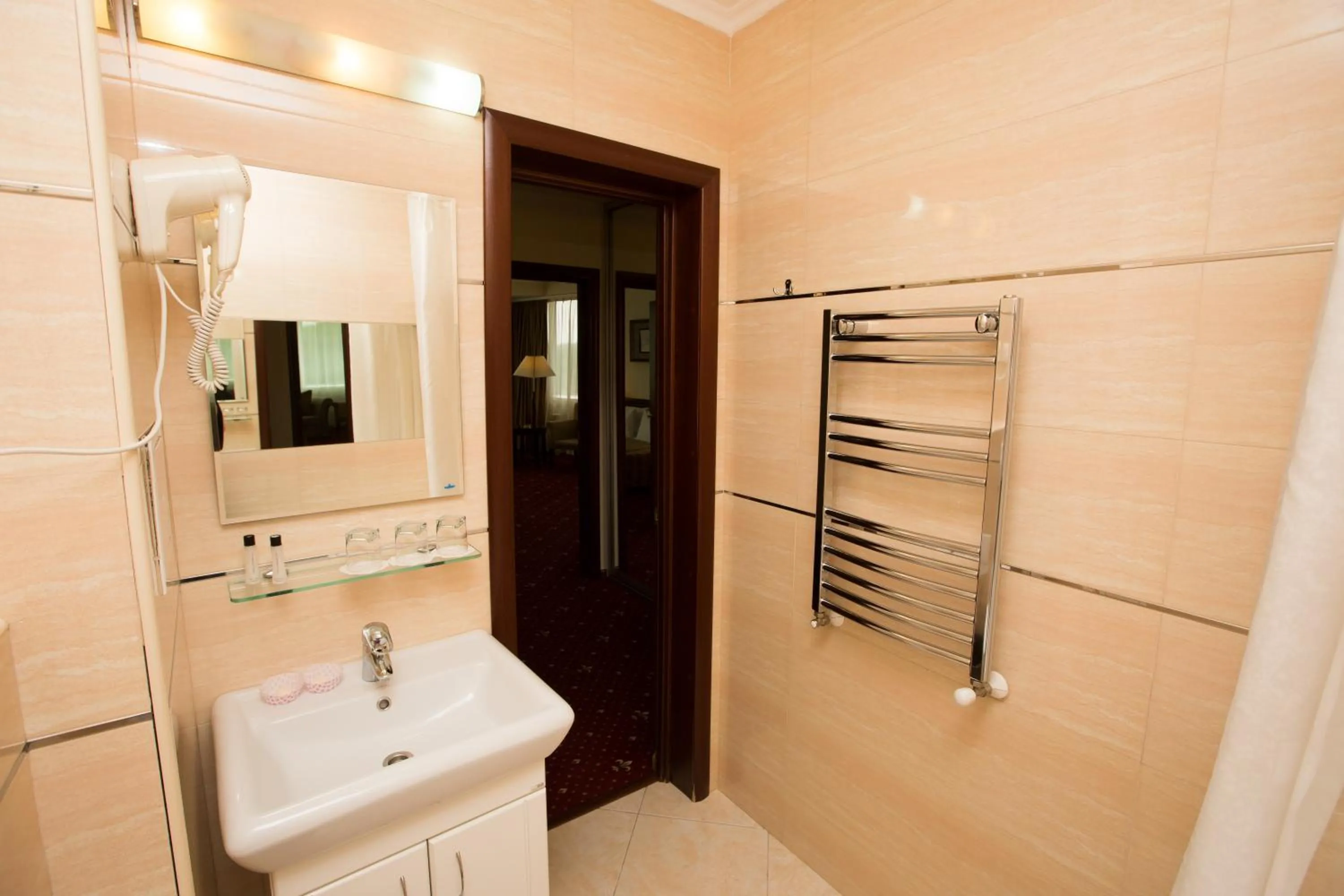 Shower in Jumbo Hotel