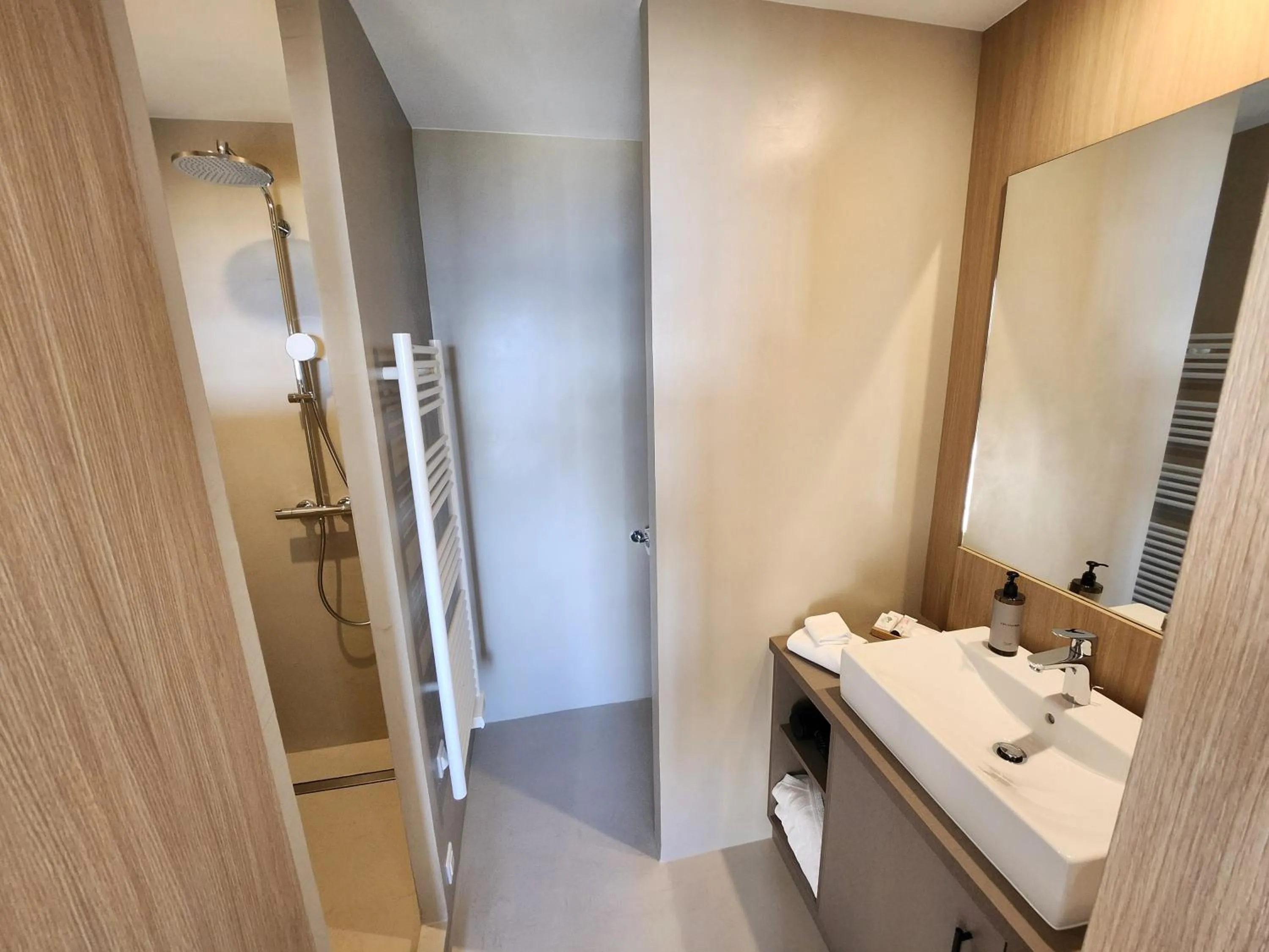 Bathroom in La Belle Aurore