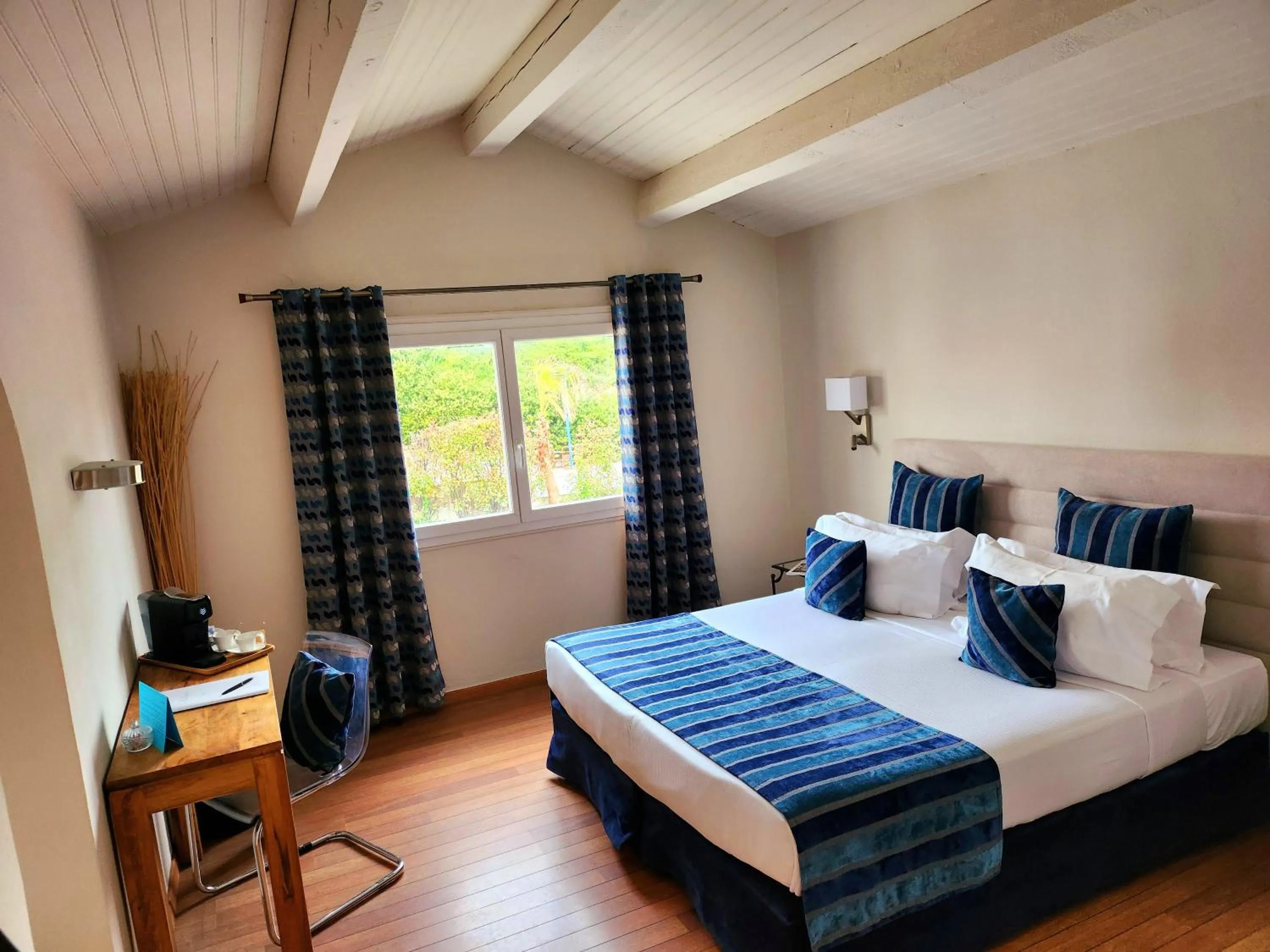 Bed in La Belle Aurore