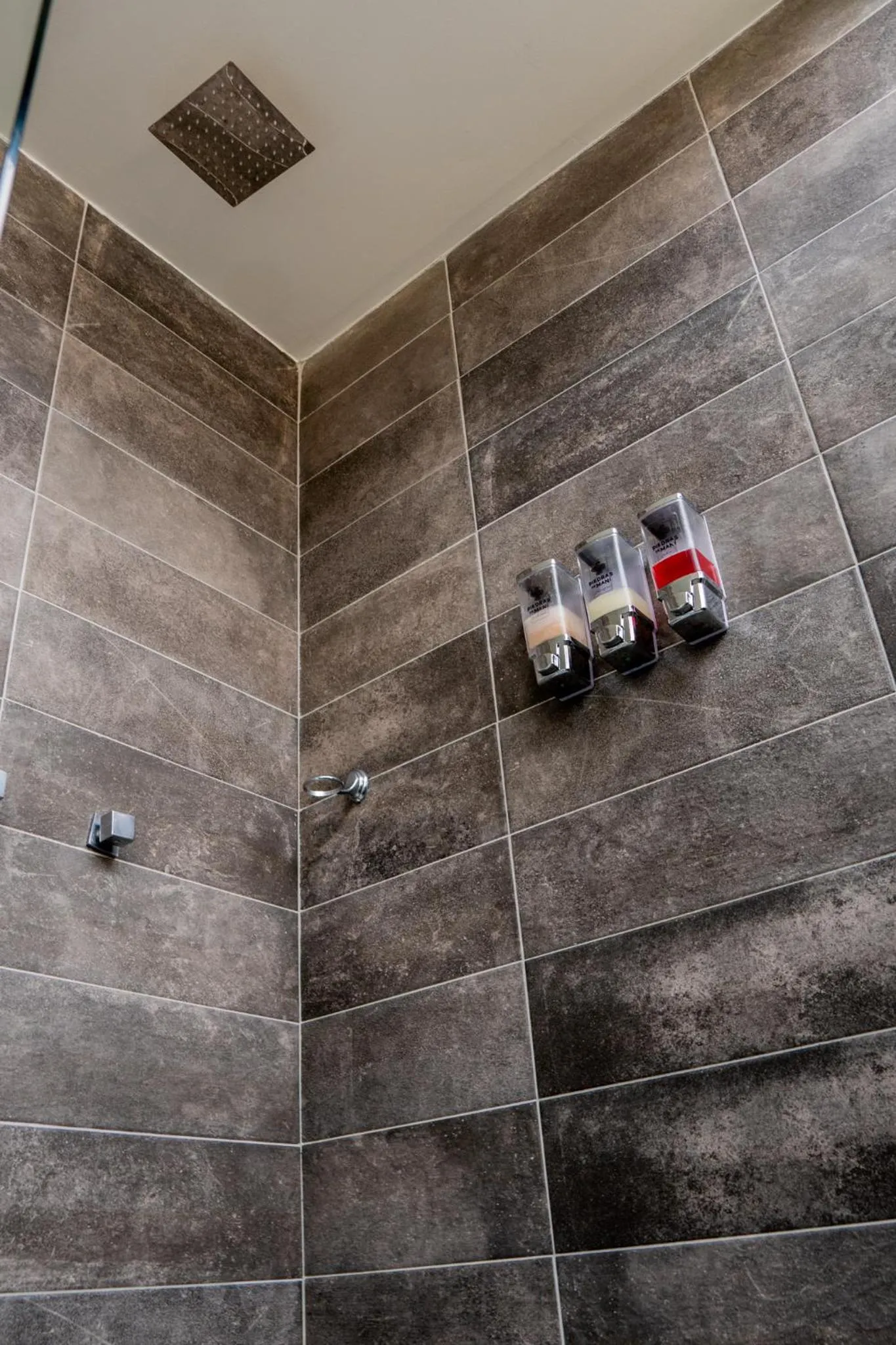 Shower in Hotel Piedras De Maní