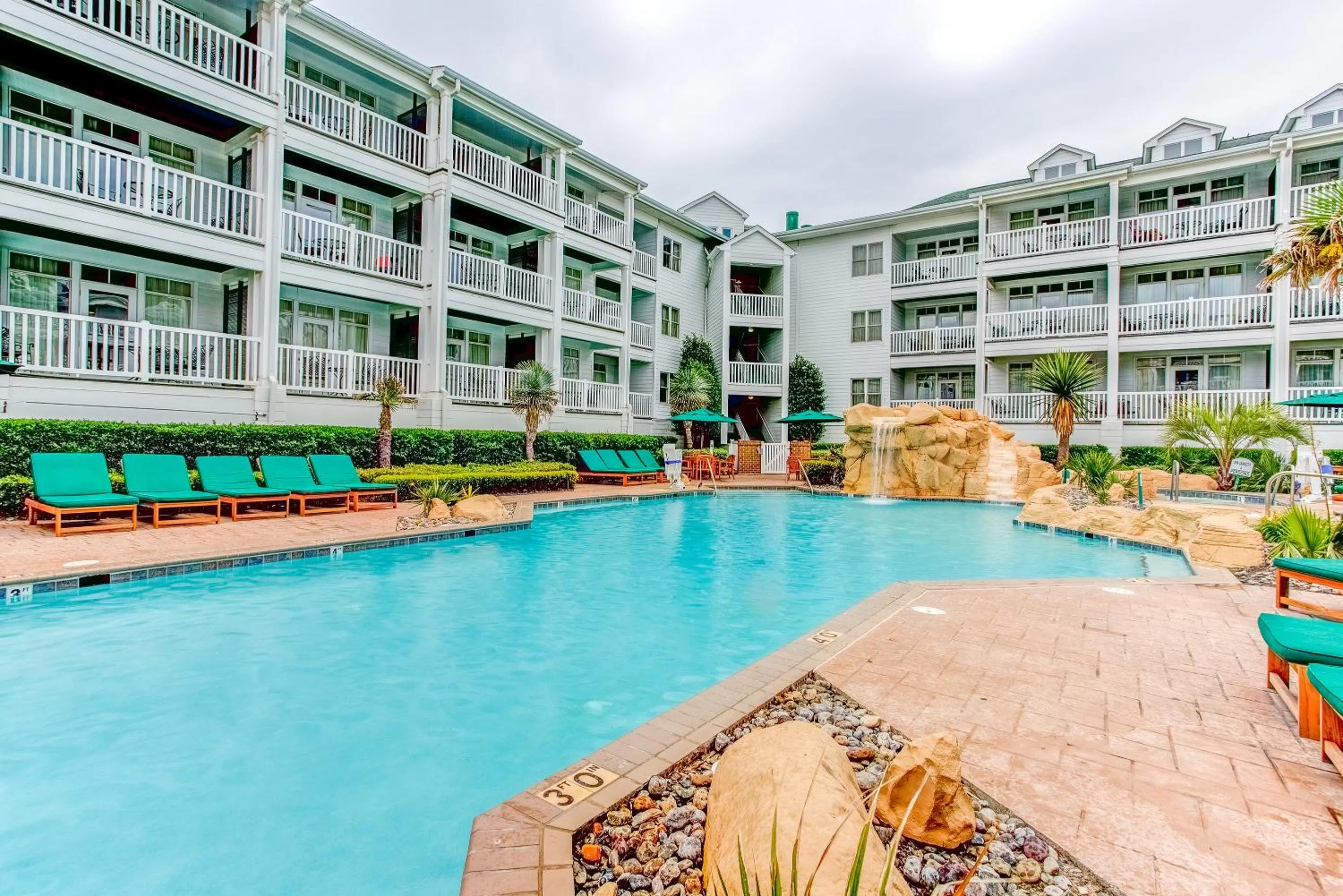 Property building in Turtle Cay Resort