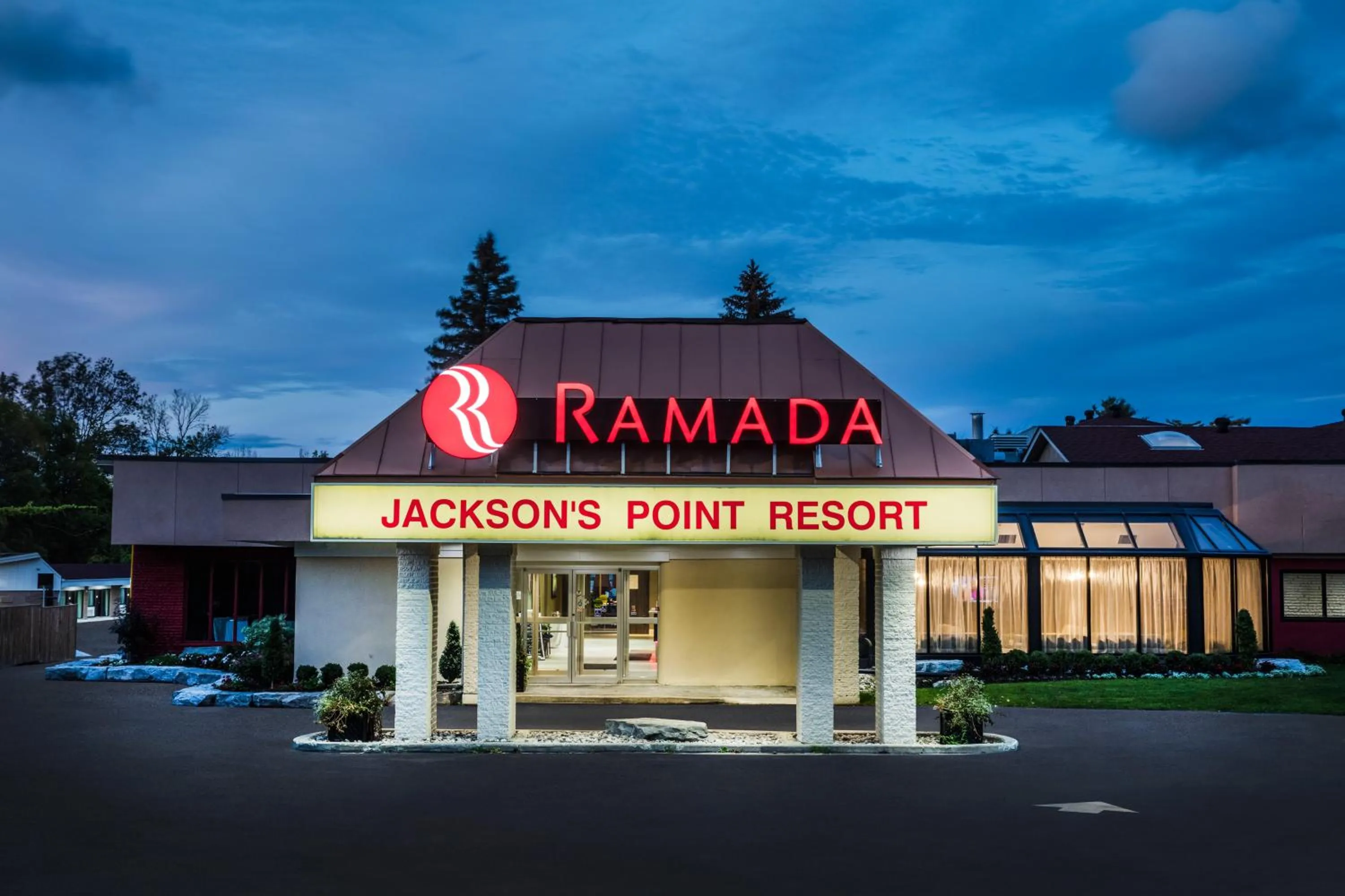 Property building in Ramada by Wyndham Jackson's Point