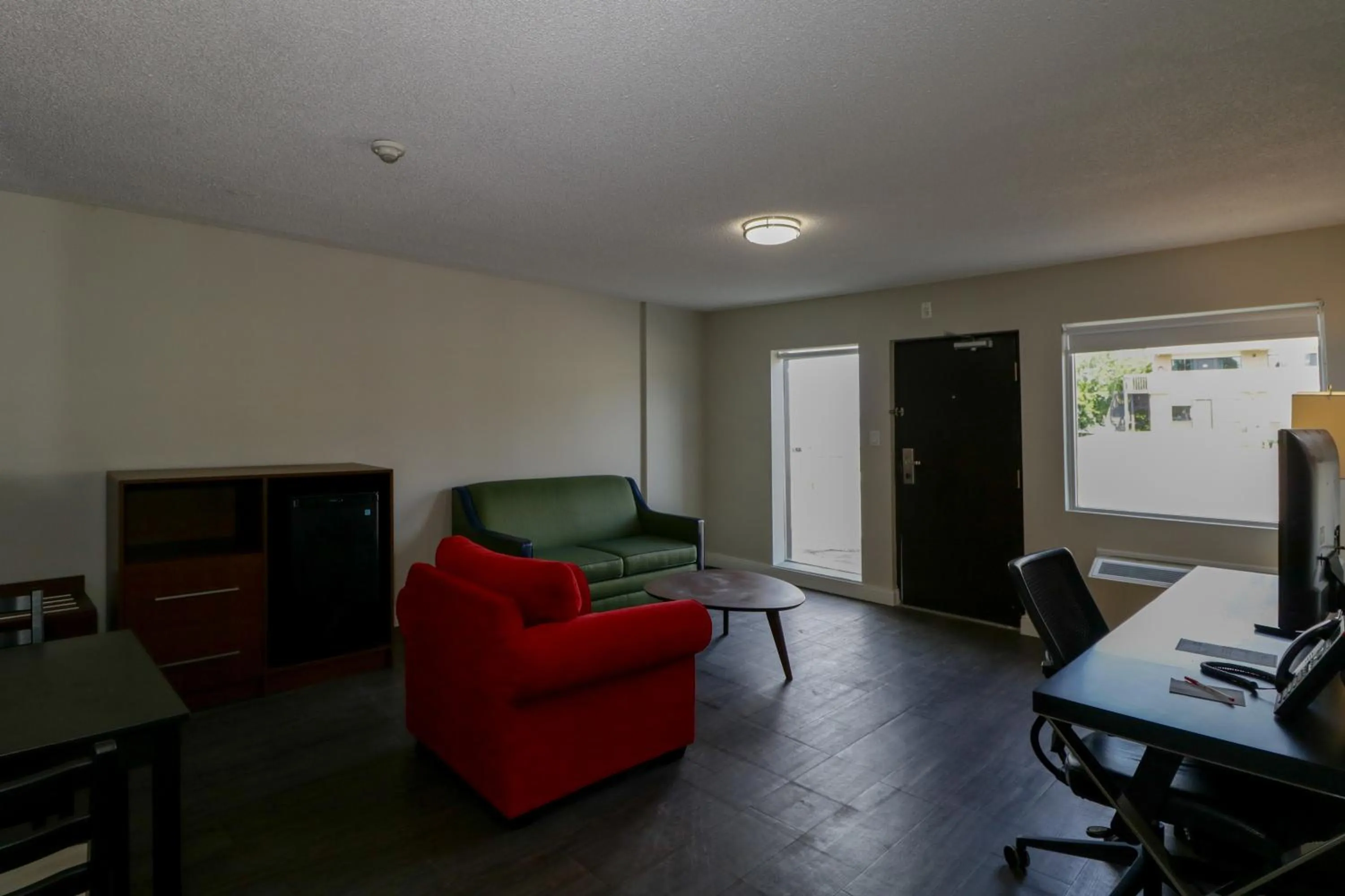 Living room in Ramada by Wyndham Jackson's Point