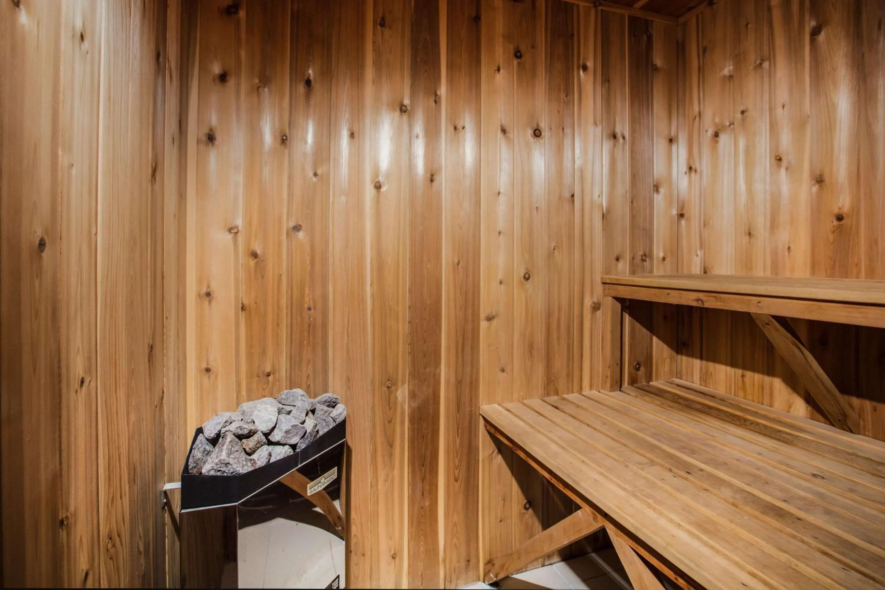 Spa and wellness centre/facilities in Ramada by Wyndham Jackson's Point