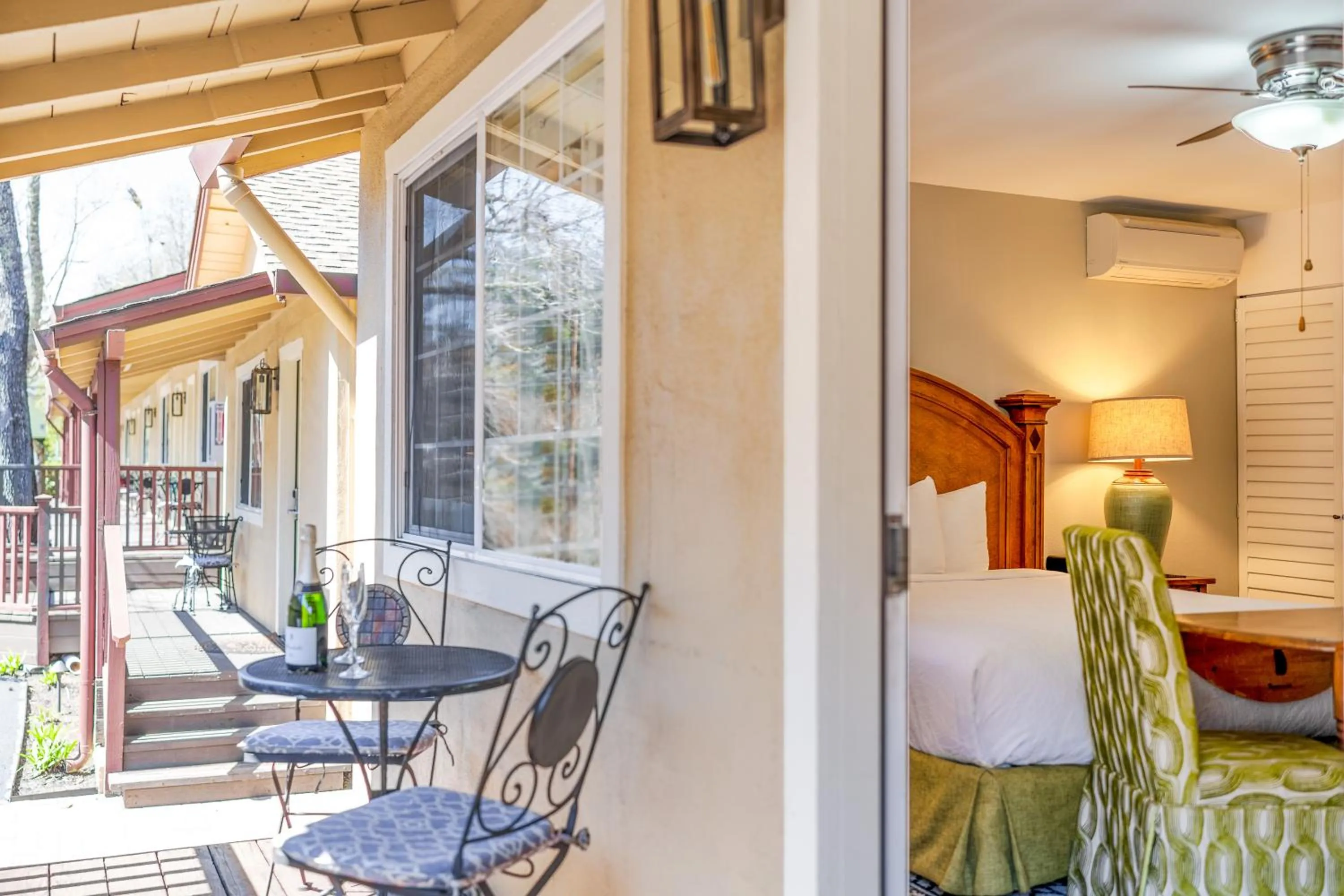 Balcony/Terrace in The Inn on Pine