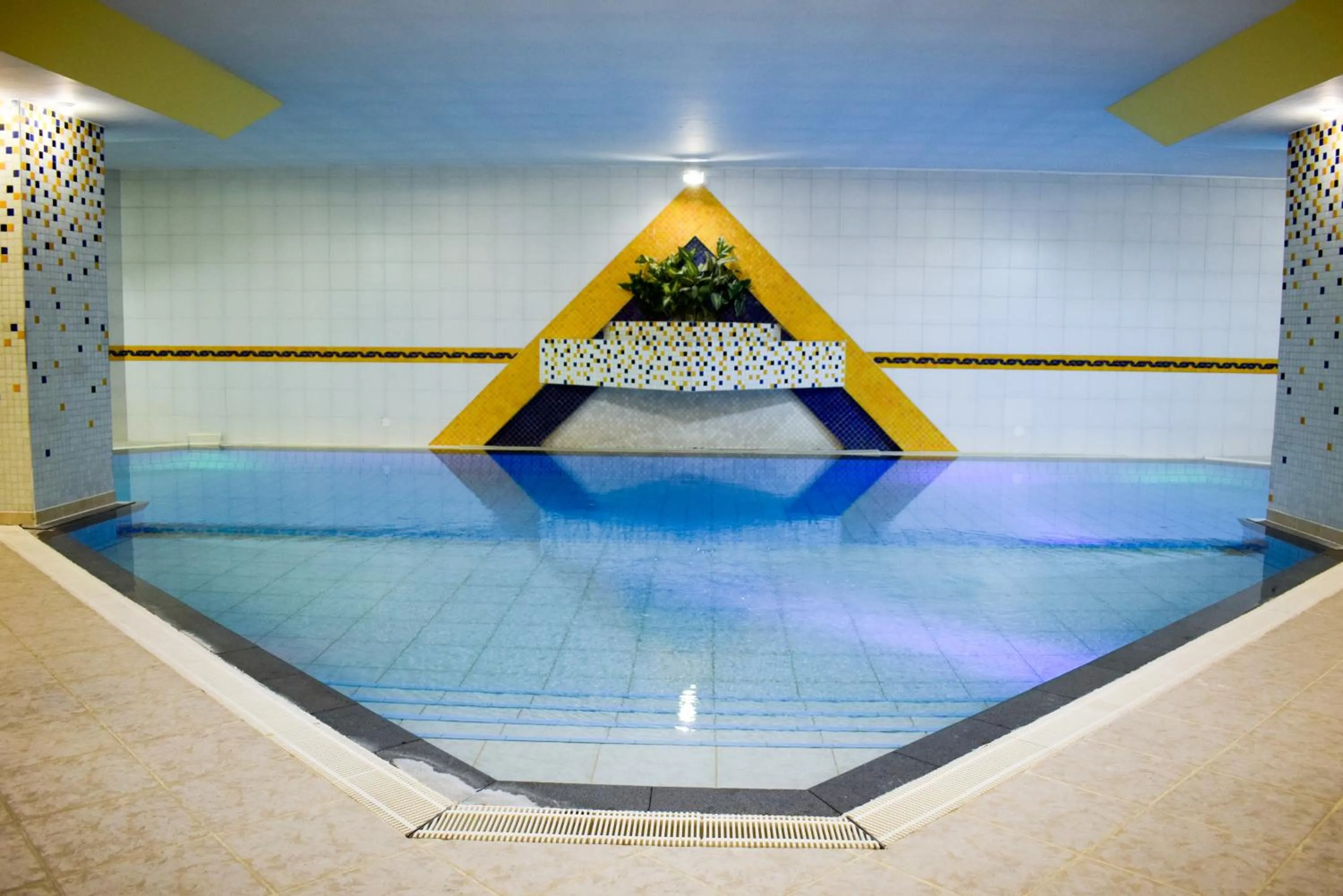 Swimming pool in Hotel Europa